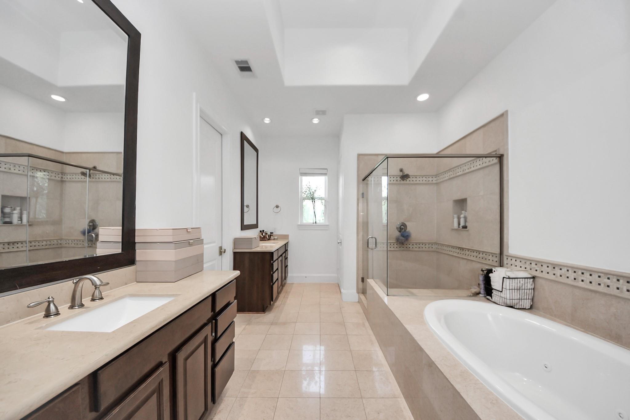 8928 Lakeshore Bend Drive