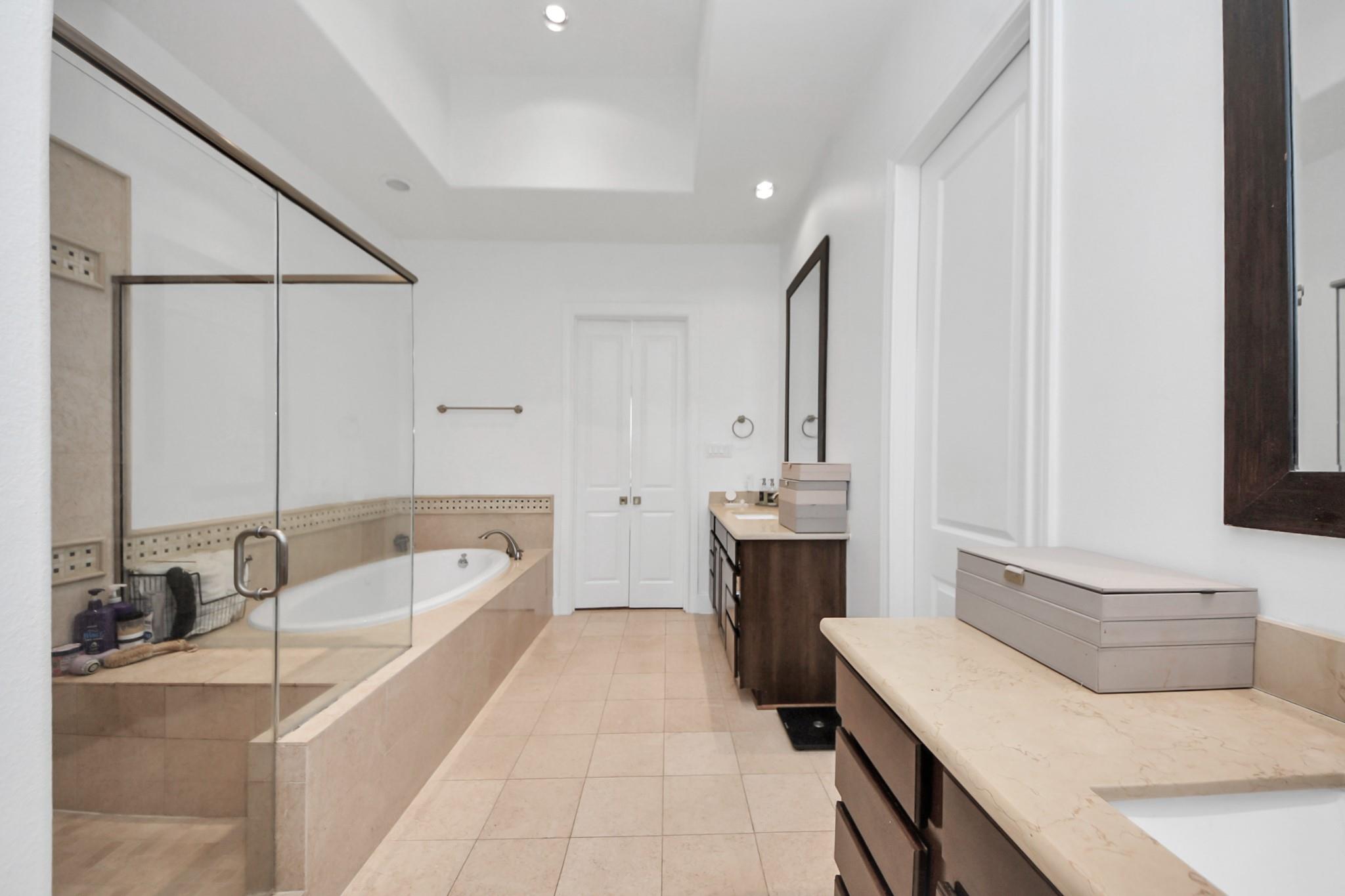 8928 Lakeshore Bend Drive