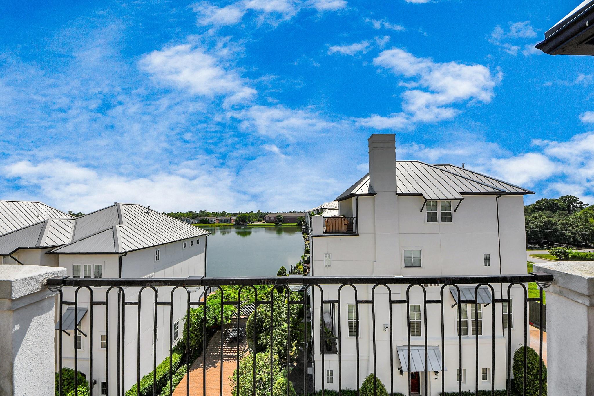 8928 Lakeshore Bend Drive