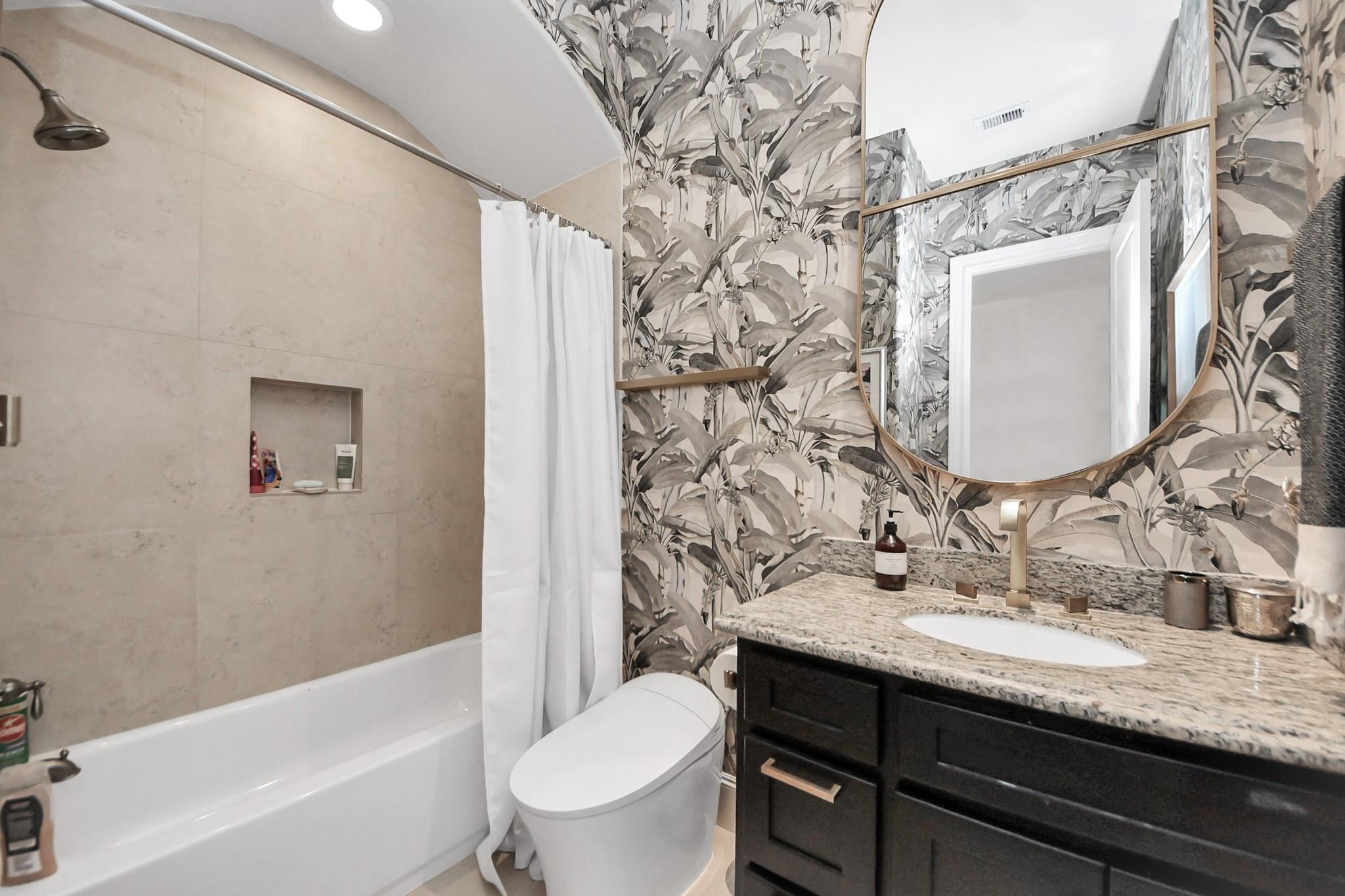 8928 Lakeshore Bend Drive