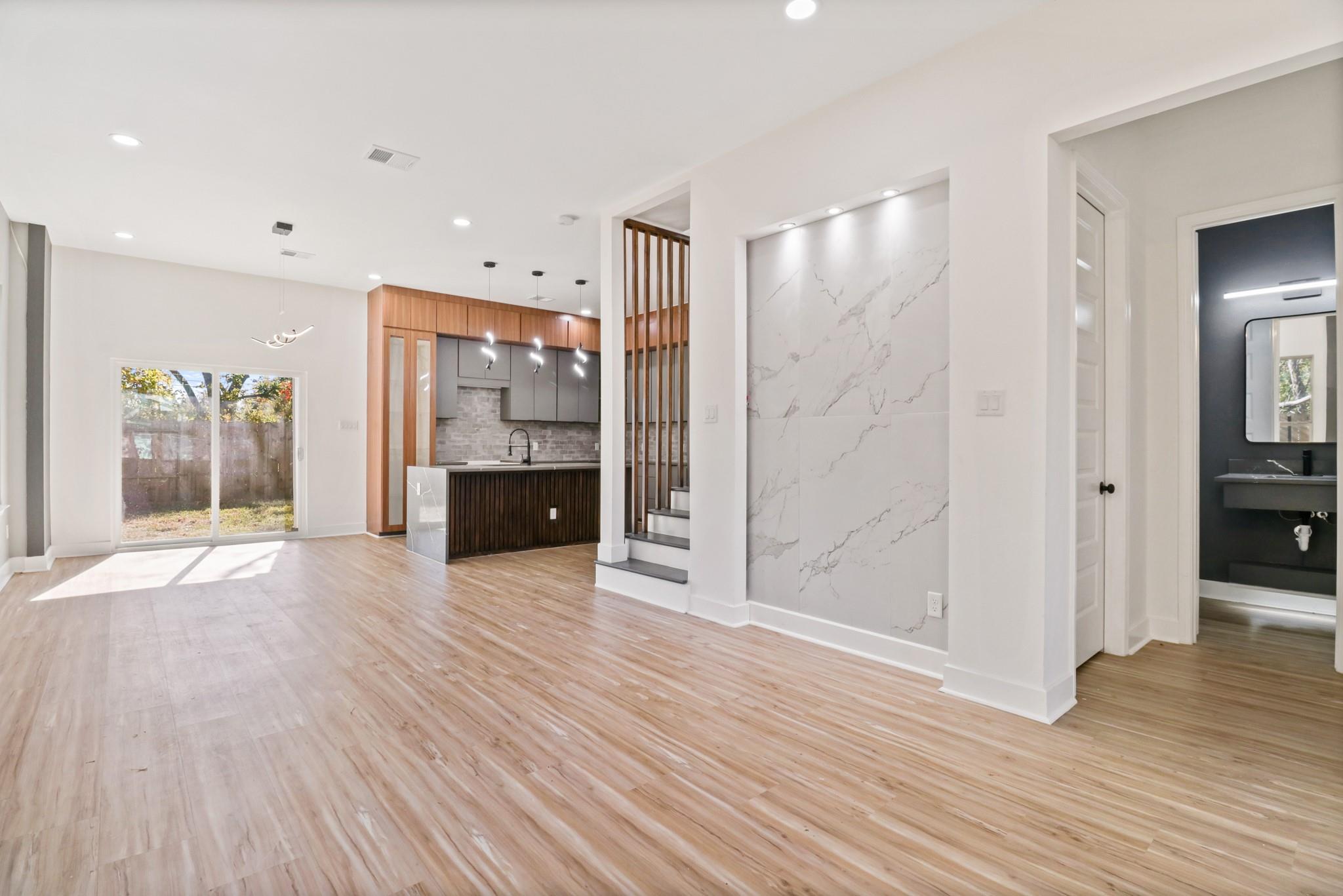 8046 Chateau Street
