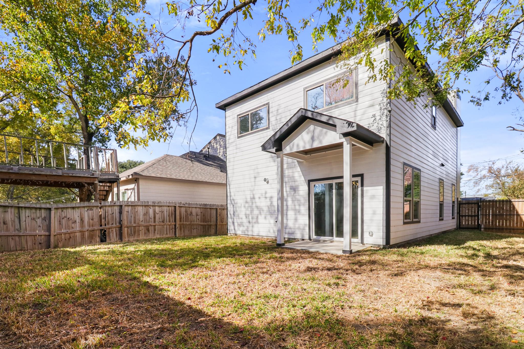 8046 Chateau Street