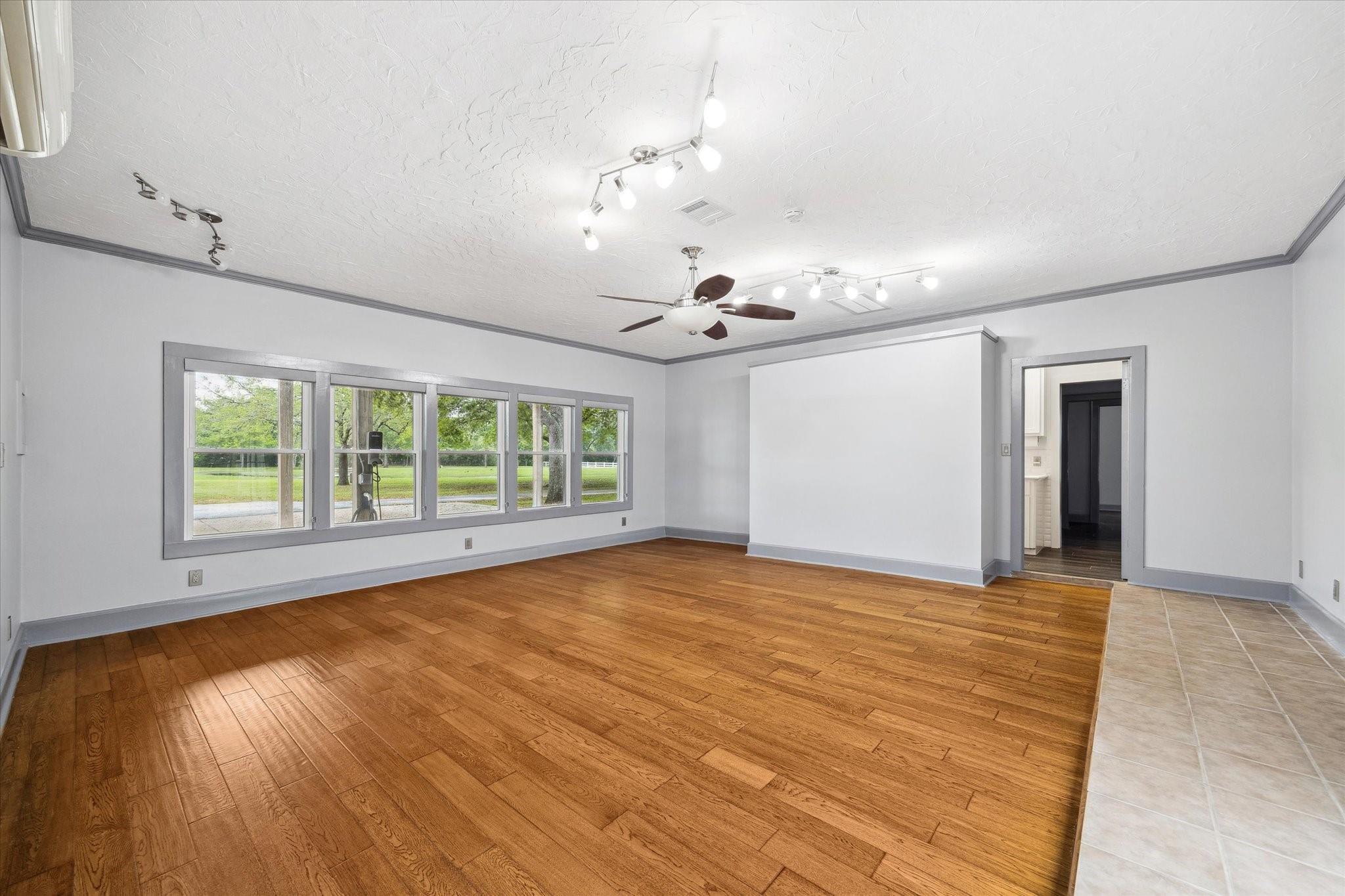 5350 Skinner Lane