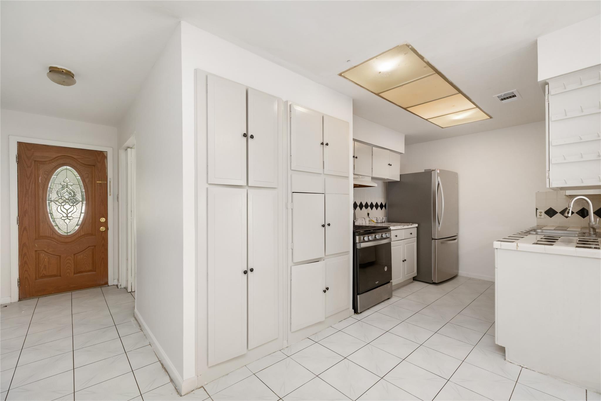 10707 Glenfield Ct Court