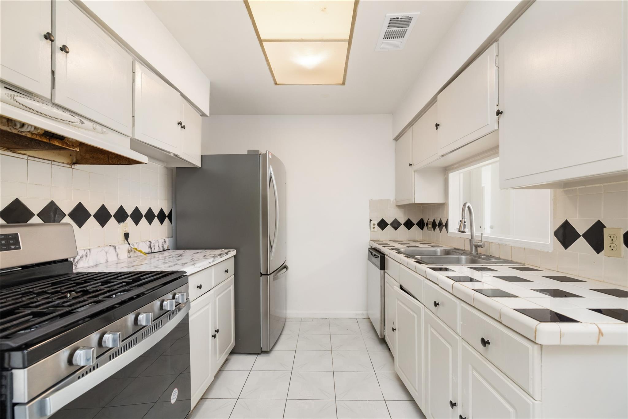 10707 Glenfield Ct Court