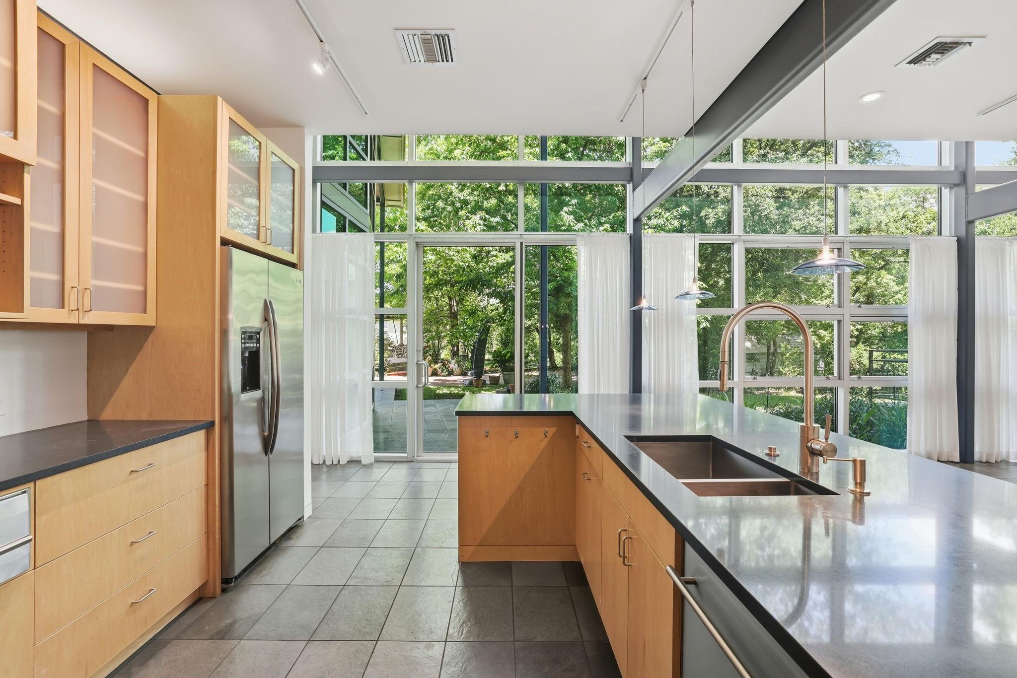 2424 White Oak Drive