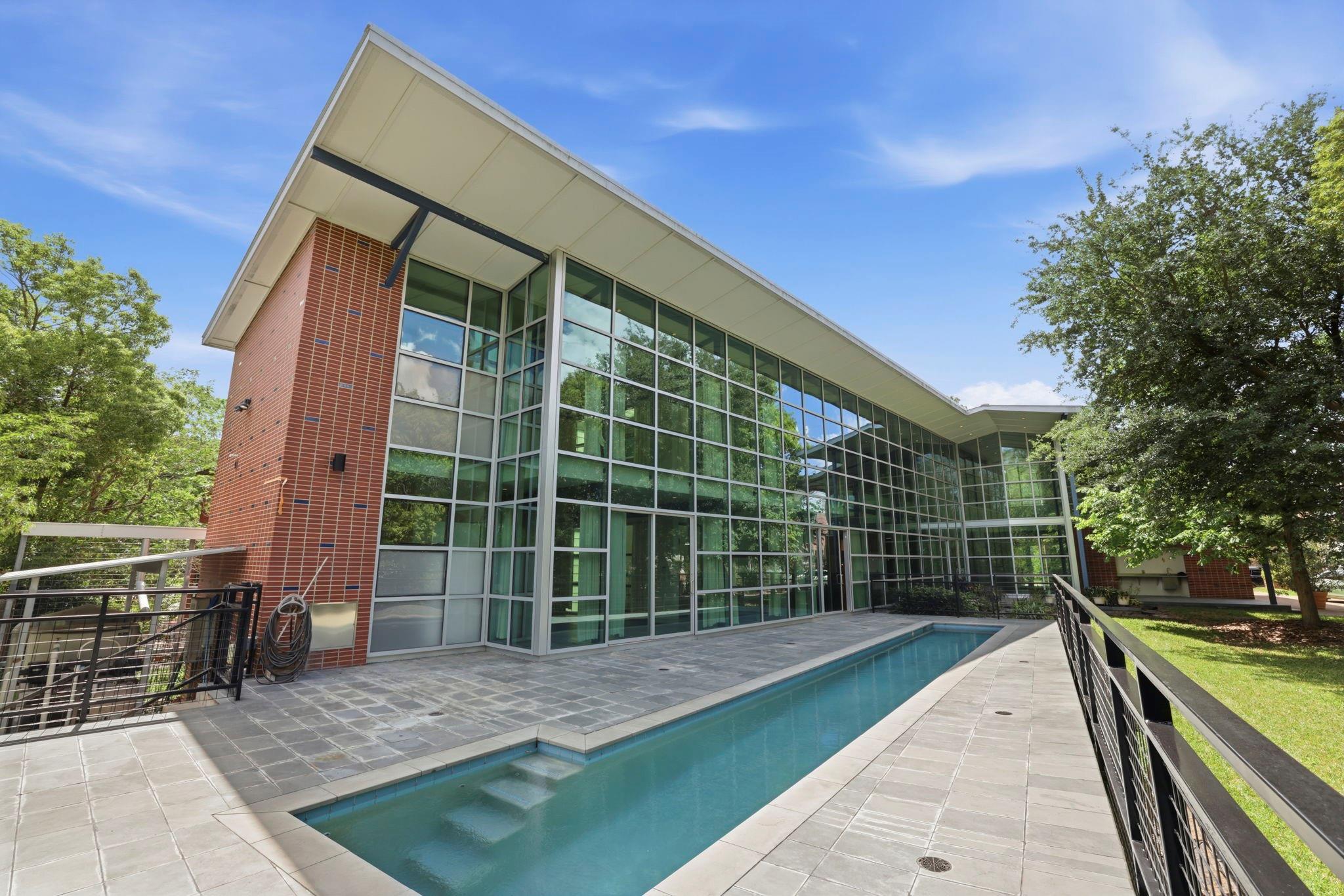 2424 White Oak Drive