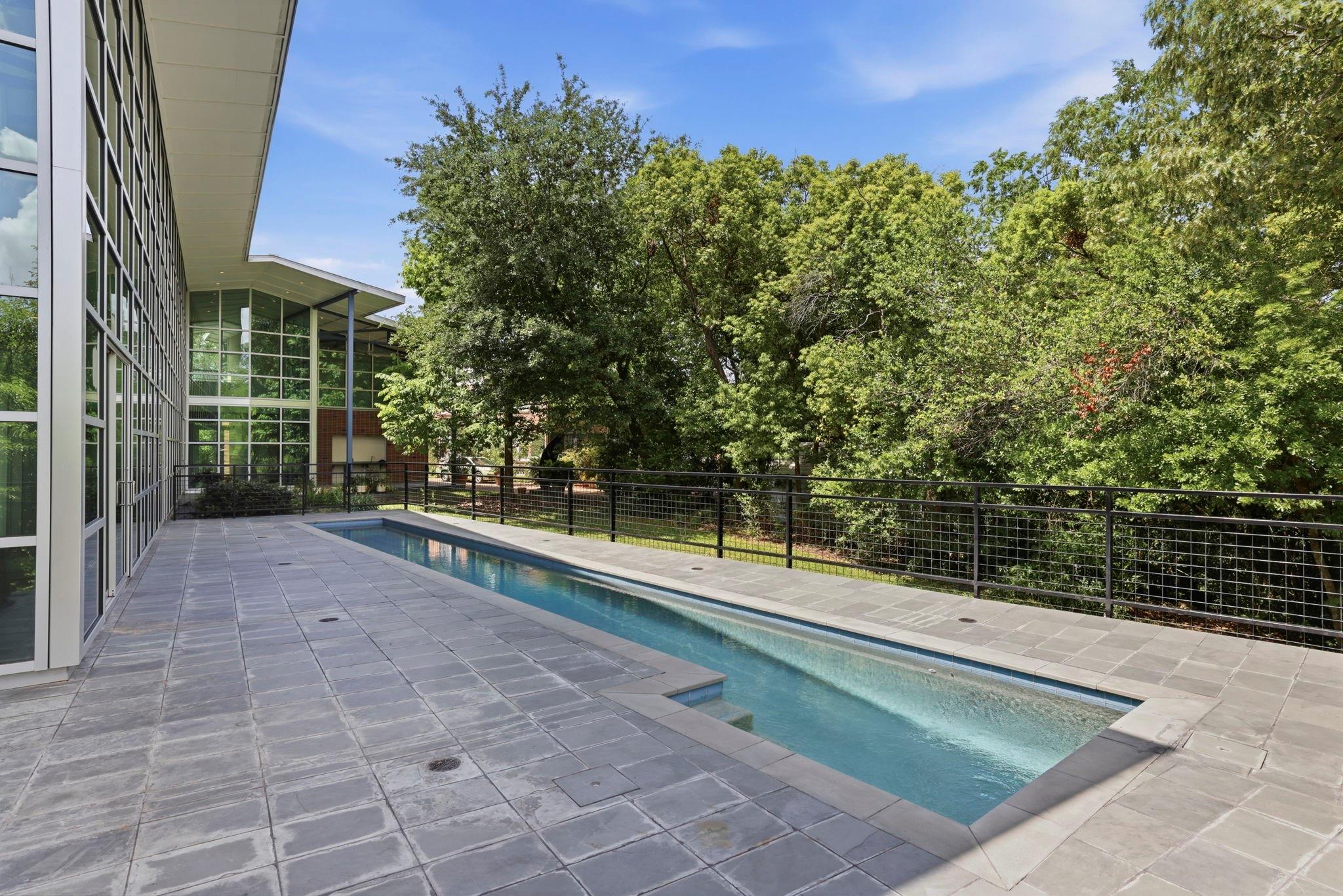 2424 White Oak Drive