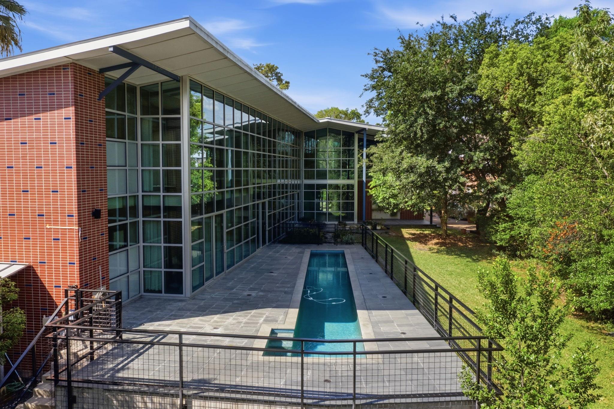 2424 White Oak Drive