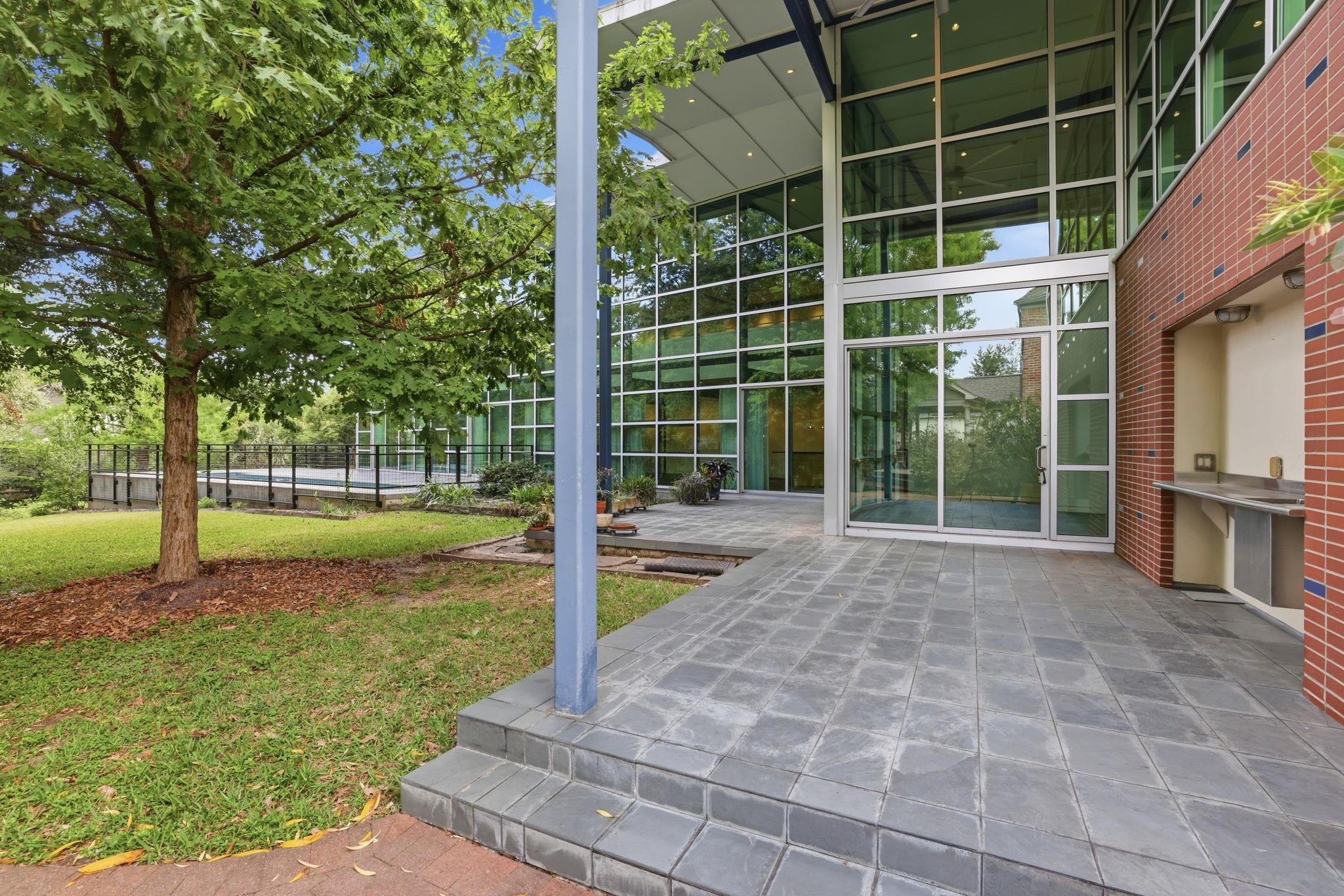 2424 White Oak Drive