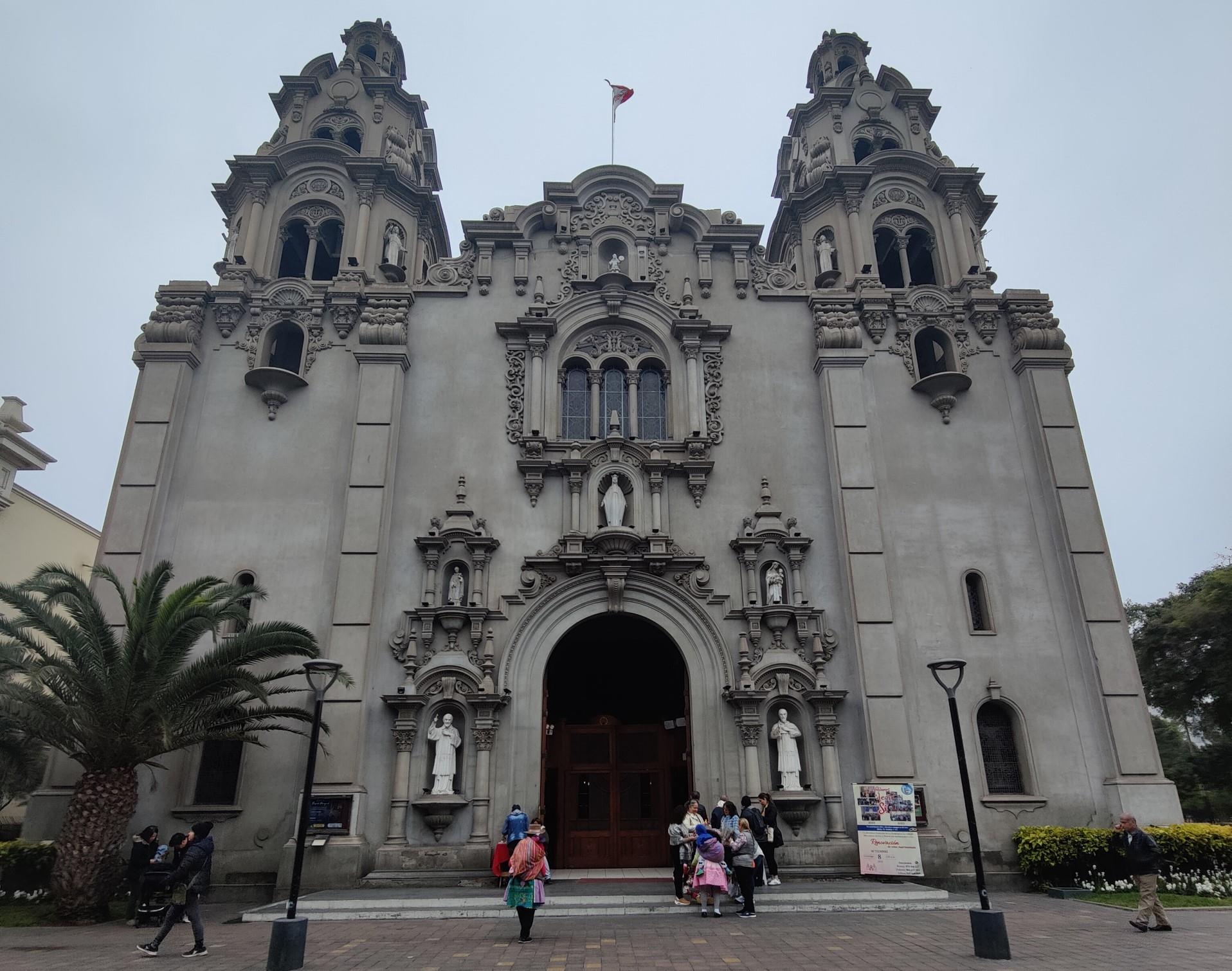 701 Avenida Benavides