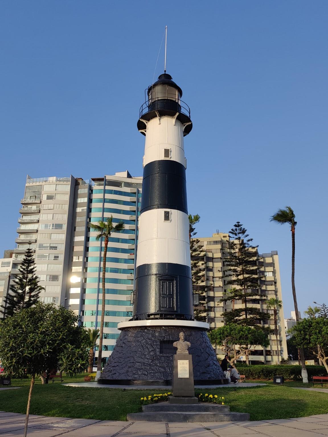 701 Avenida Benavides