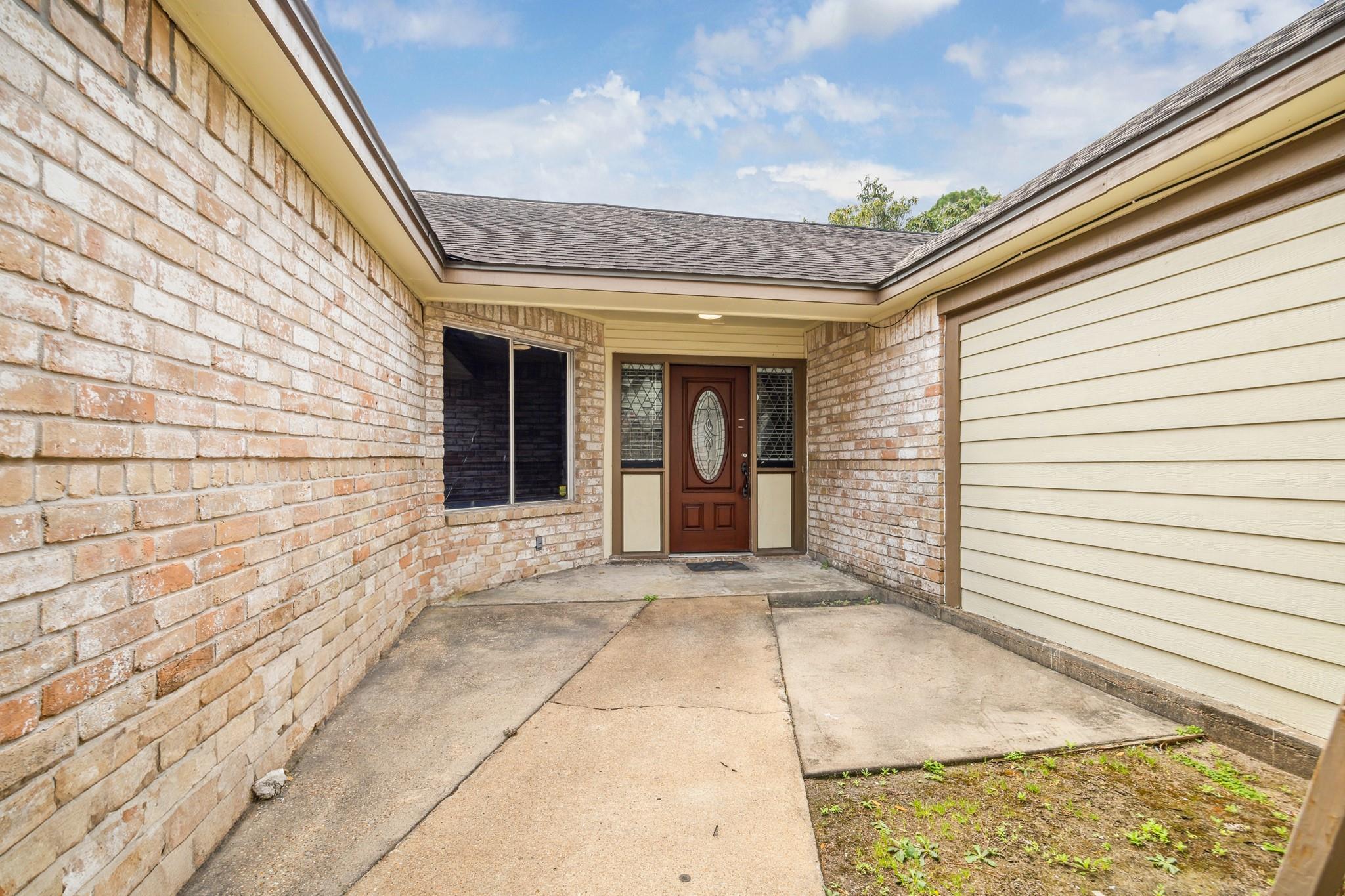 12007 Fairpoint Drive