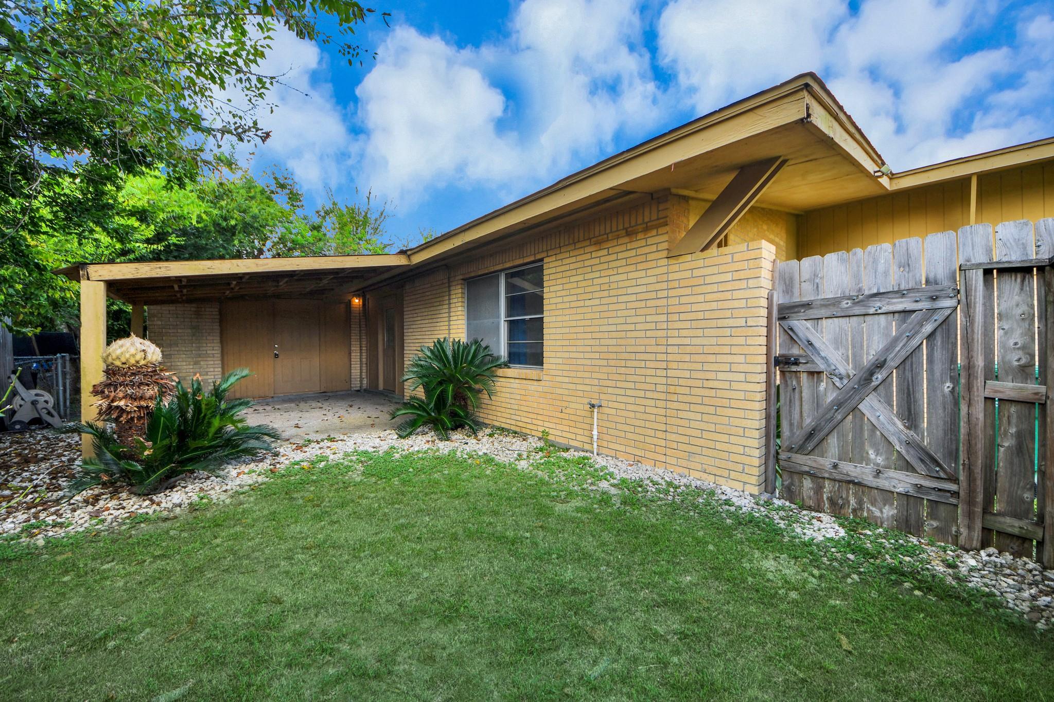 2703 Knotty Oaks Trail