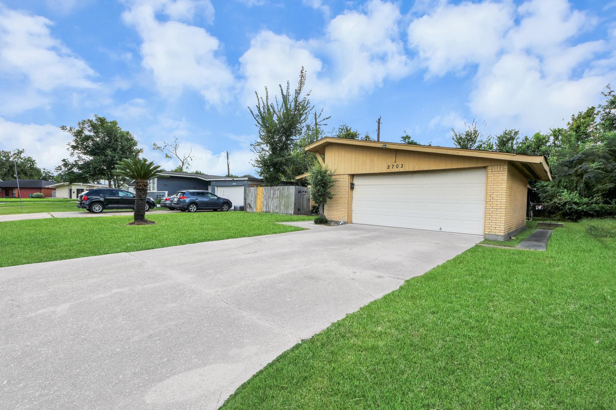 2703 Knotty Oaks Trail