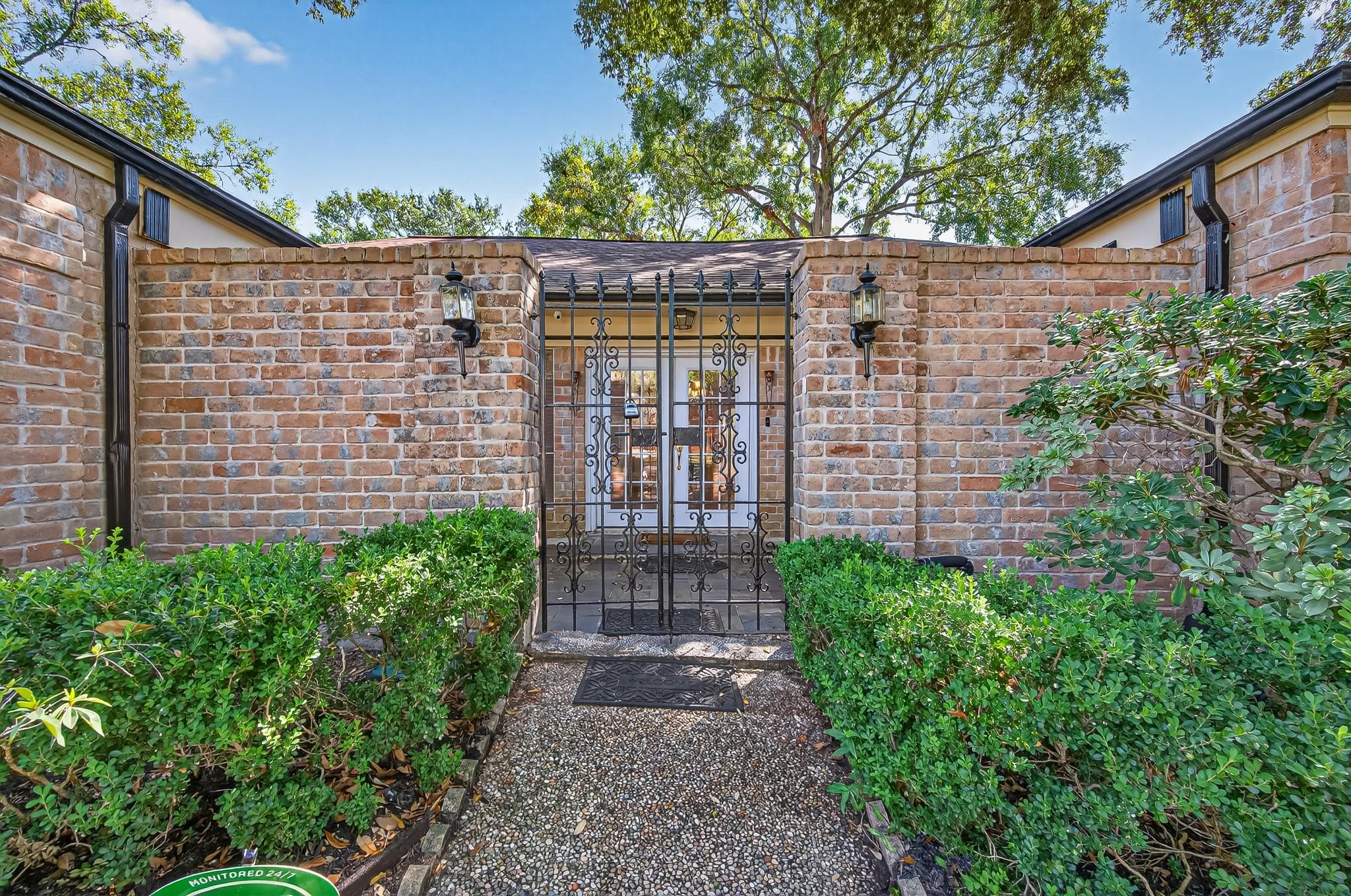 13903 Chevy Chase Drive