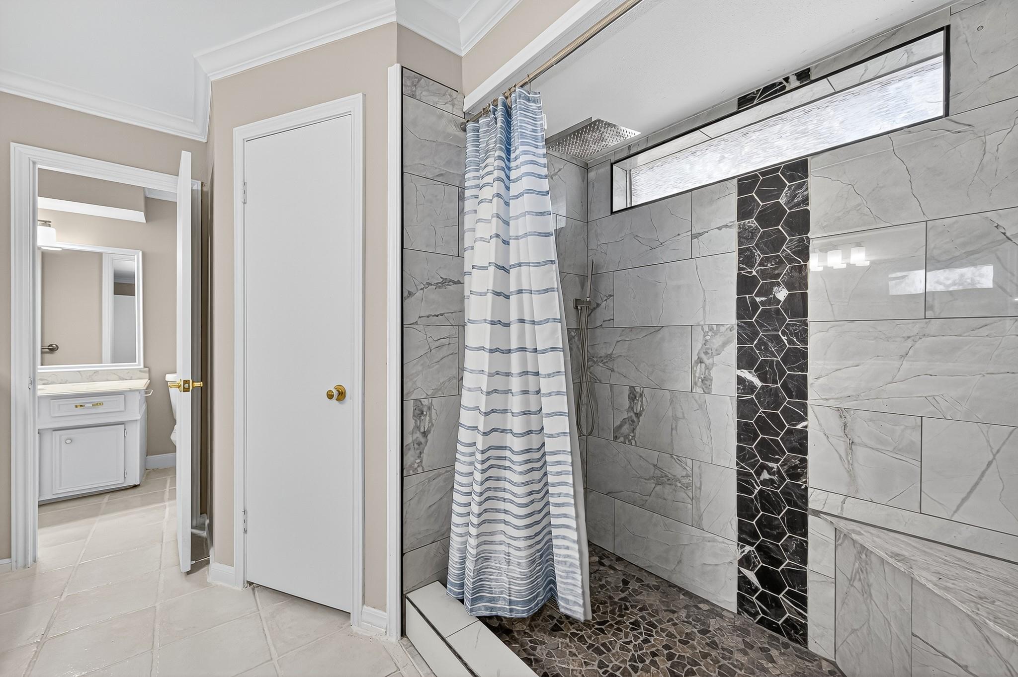 13903 Chevy Chase Drive, Houston