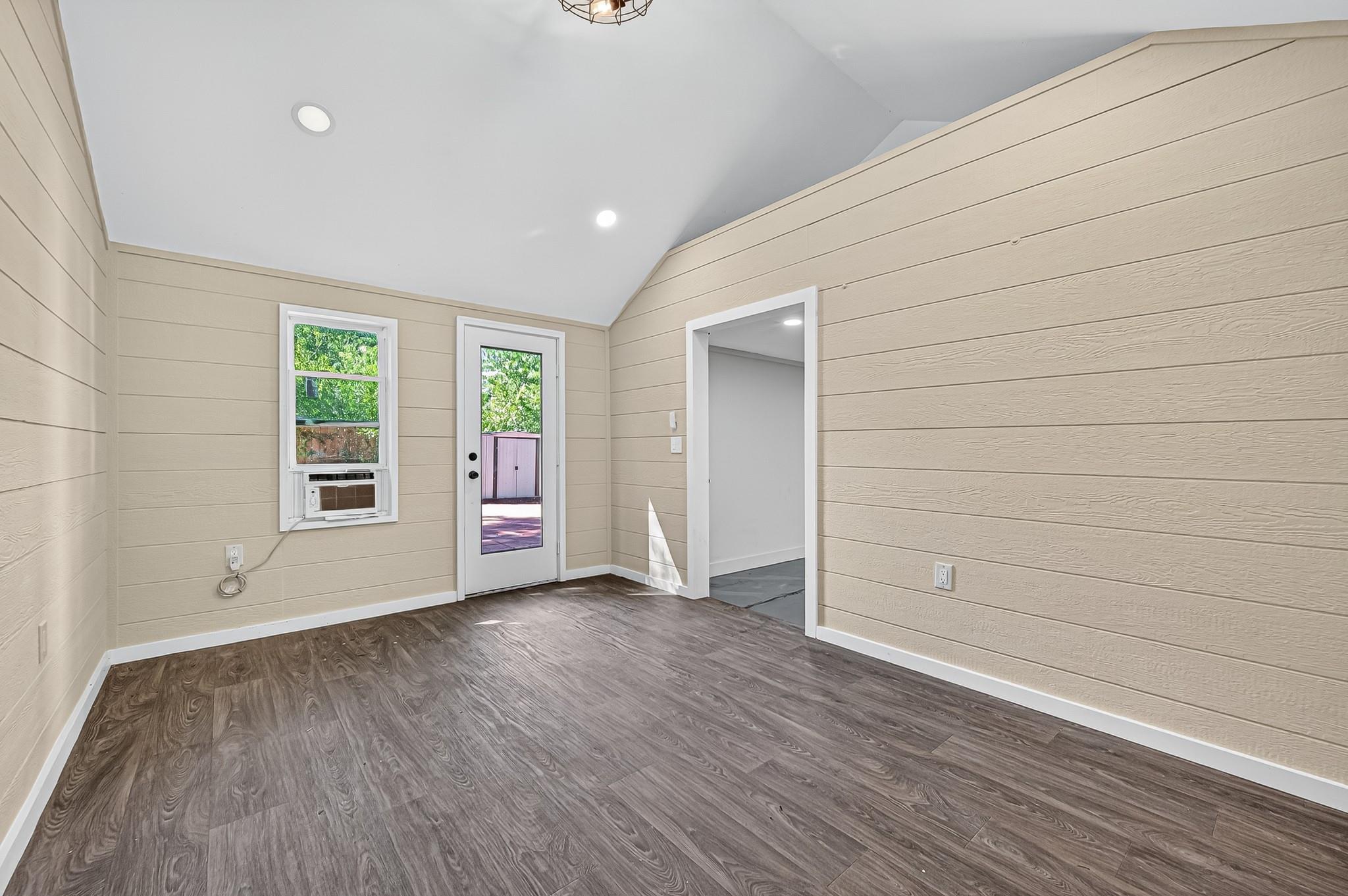 13903 Chevy Chase Drive, Houston