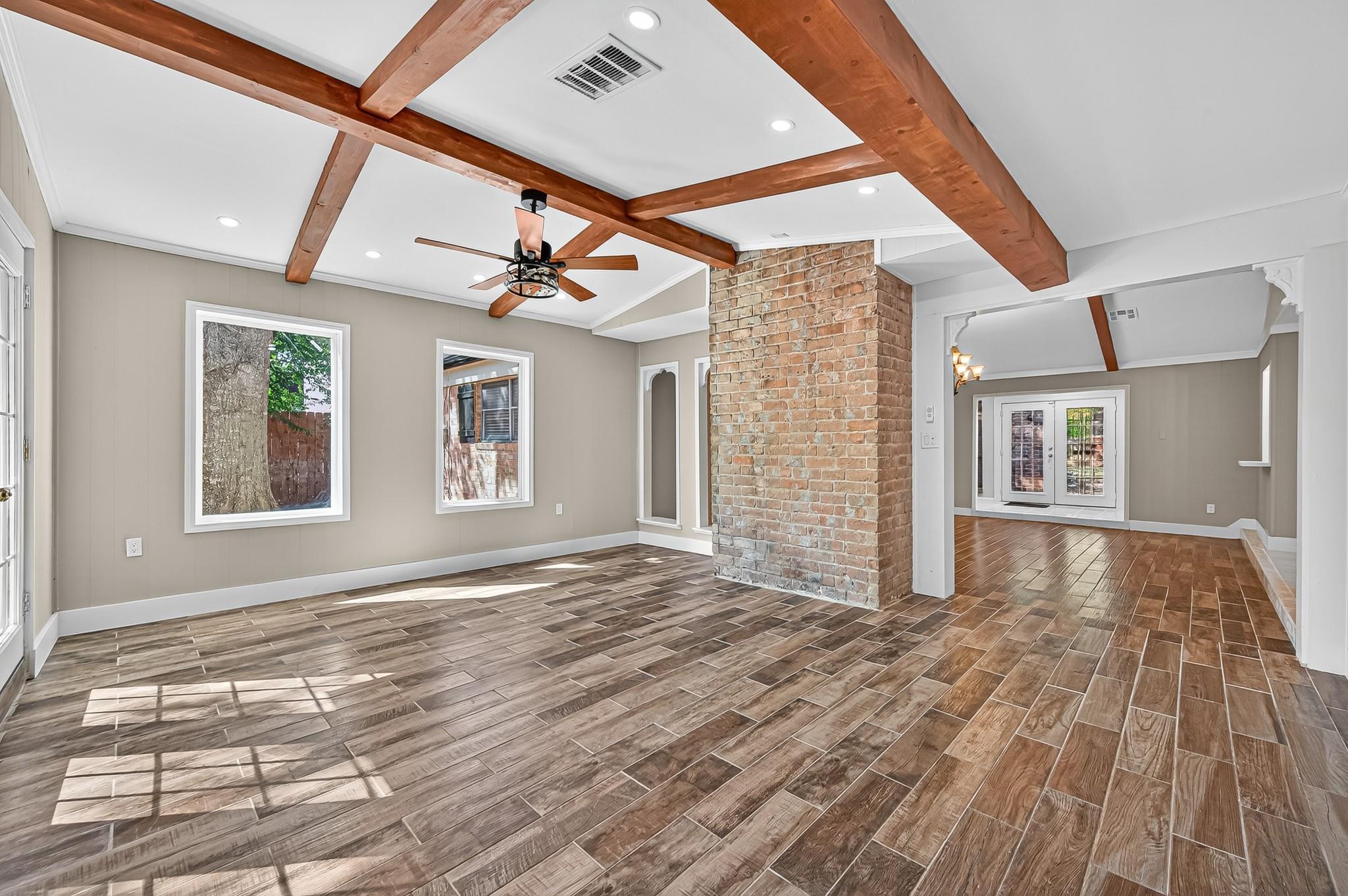 13903 Chevy Chase Drive, Houston