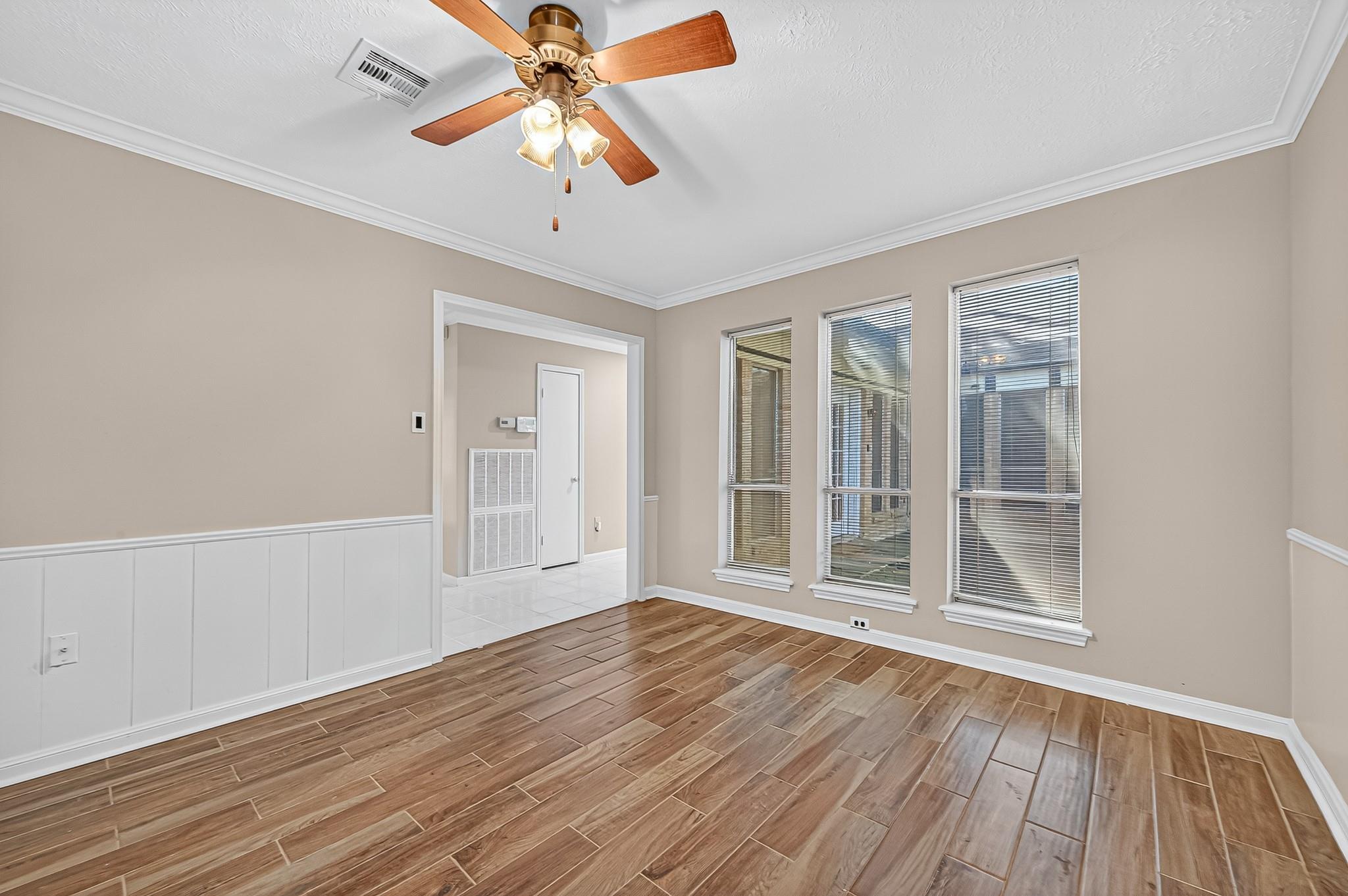 13903 Chevy Chase Drive, Houston