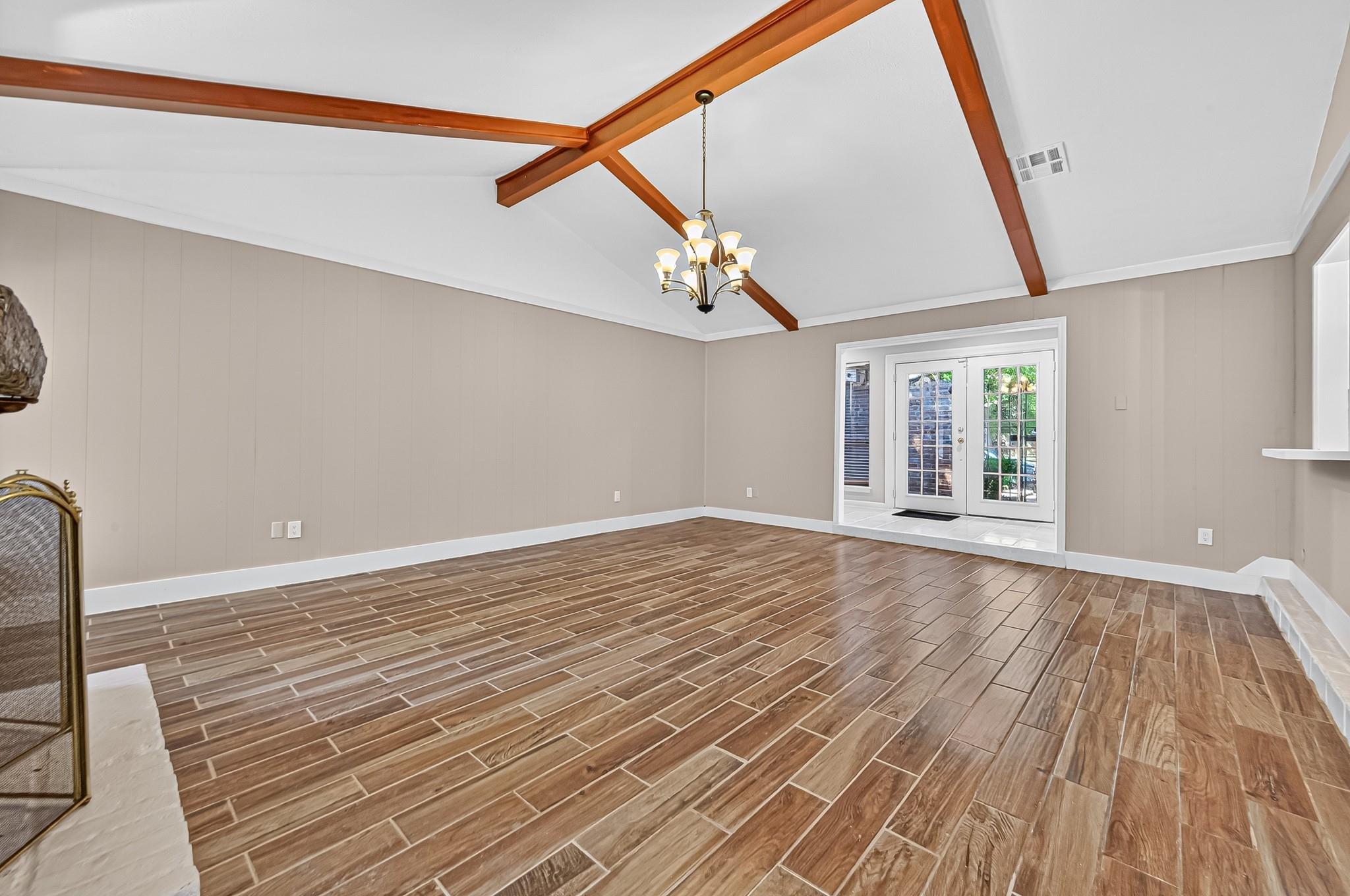 13903 Chevy Chase Drive