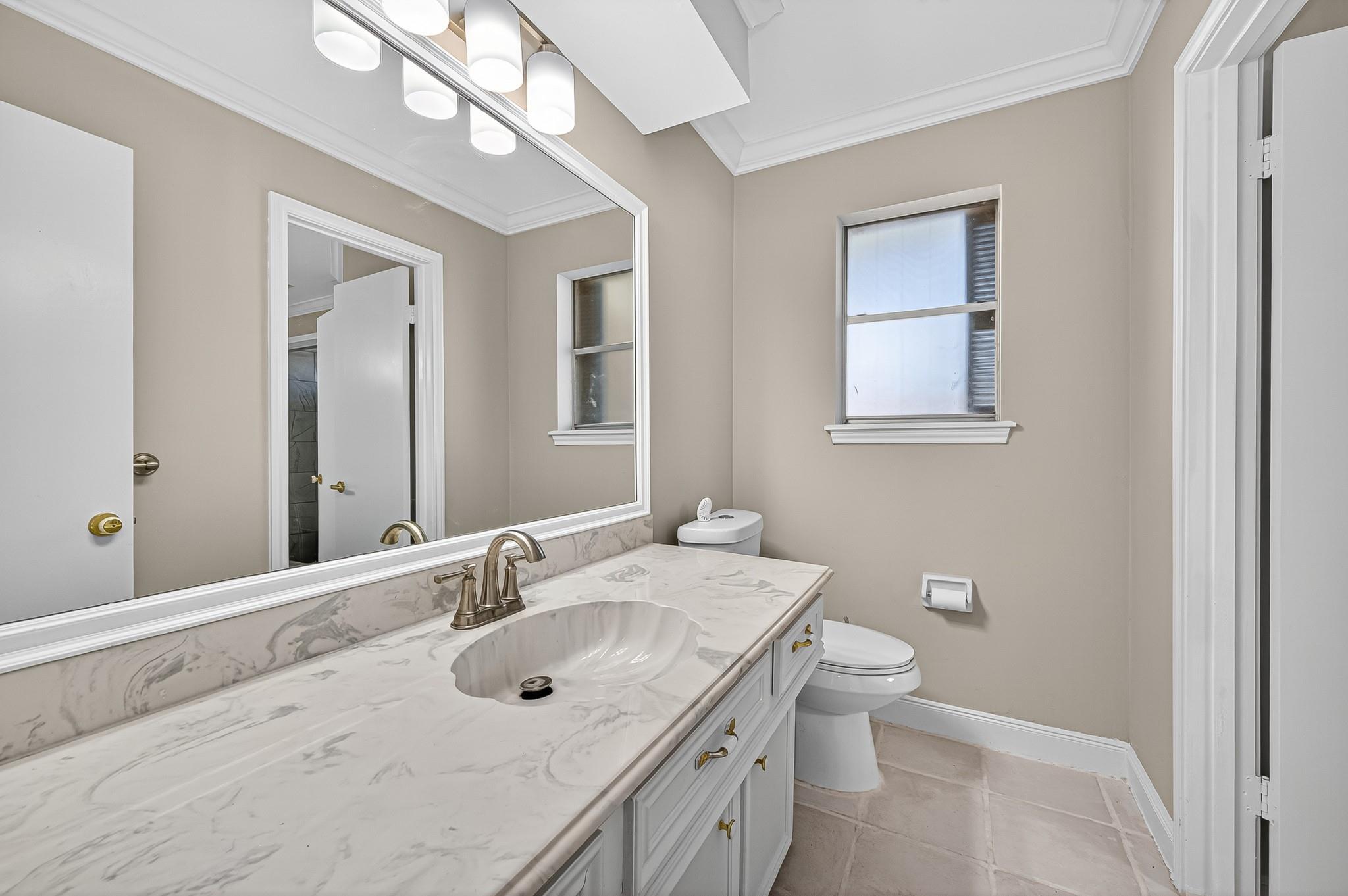 13903 Chevy Chase Drive