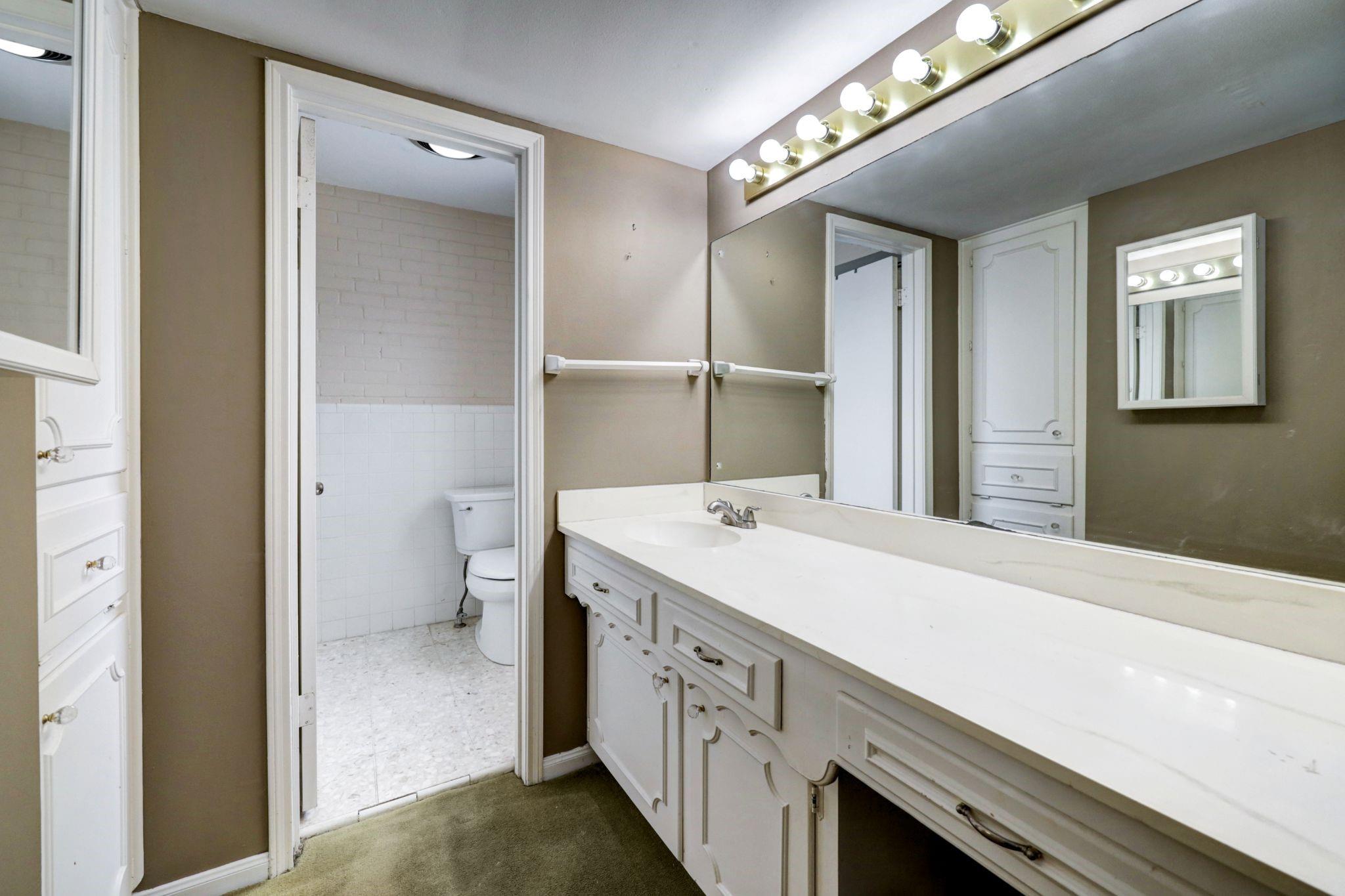 1422 Walnut Bend Lane Unit: 1/14