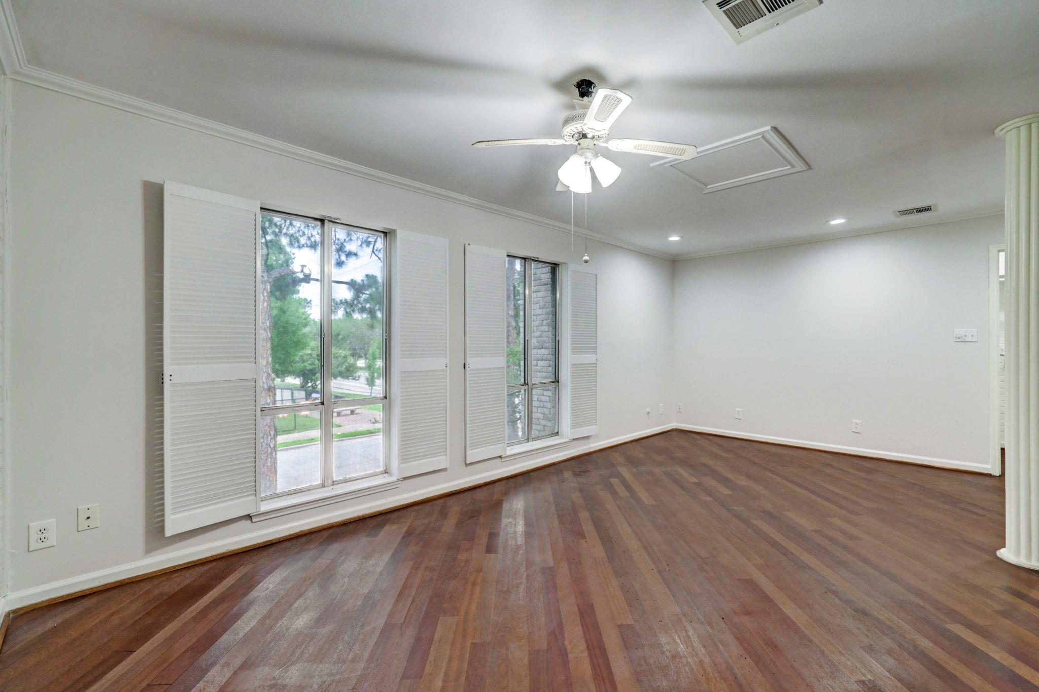 1422 Walnut Bend Lane Unit: 1/14