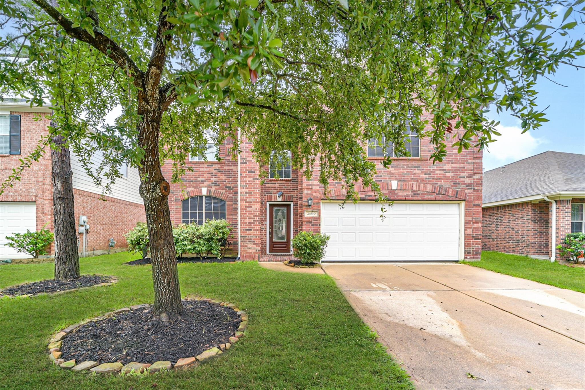 24619 Hampton Lakes Drive