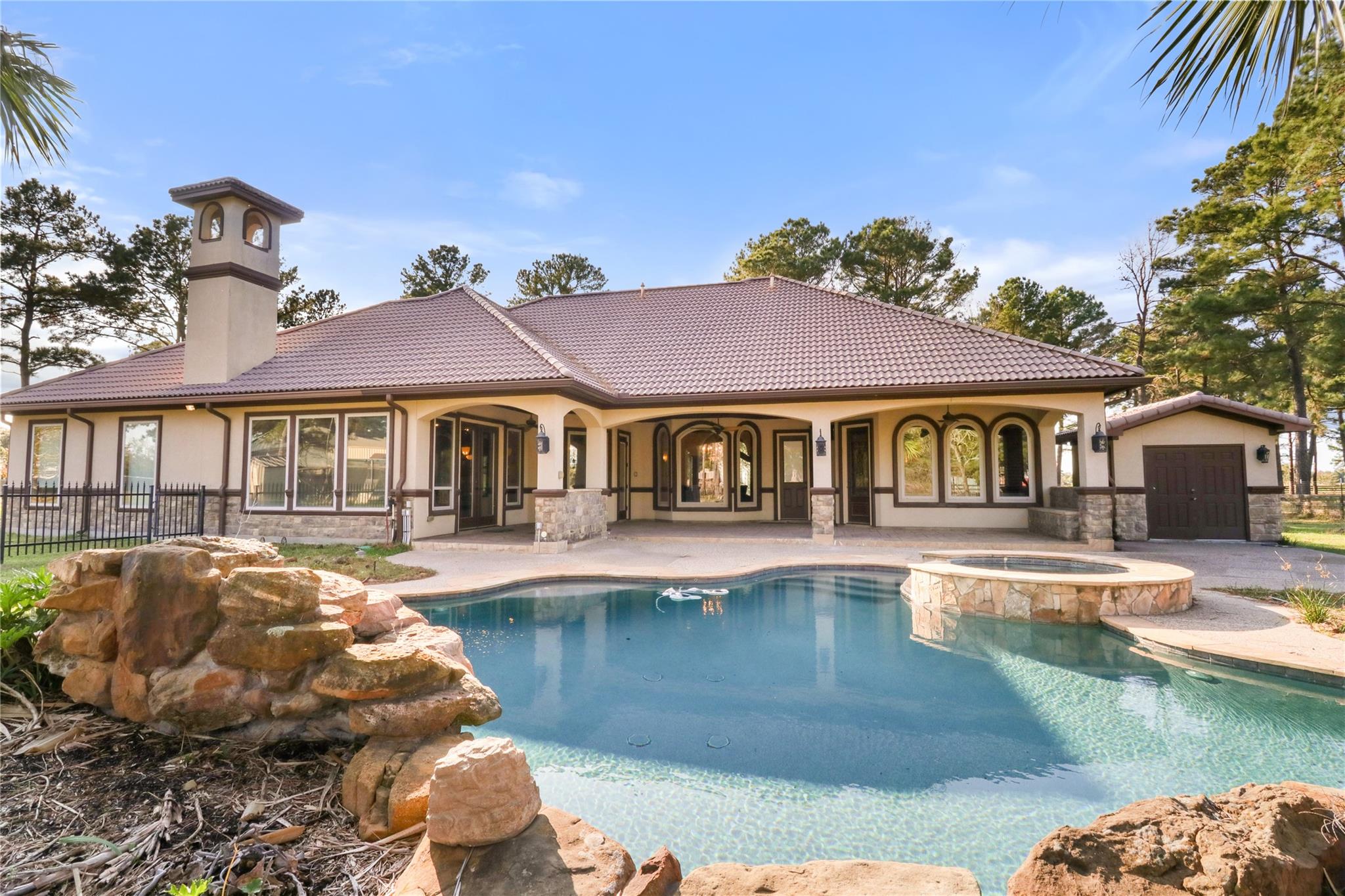 26325 Bauer Hockley Road