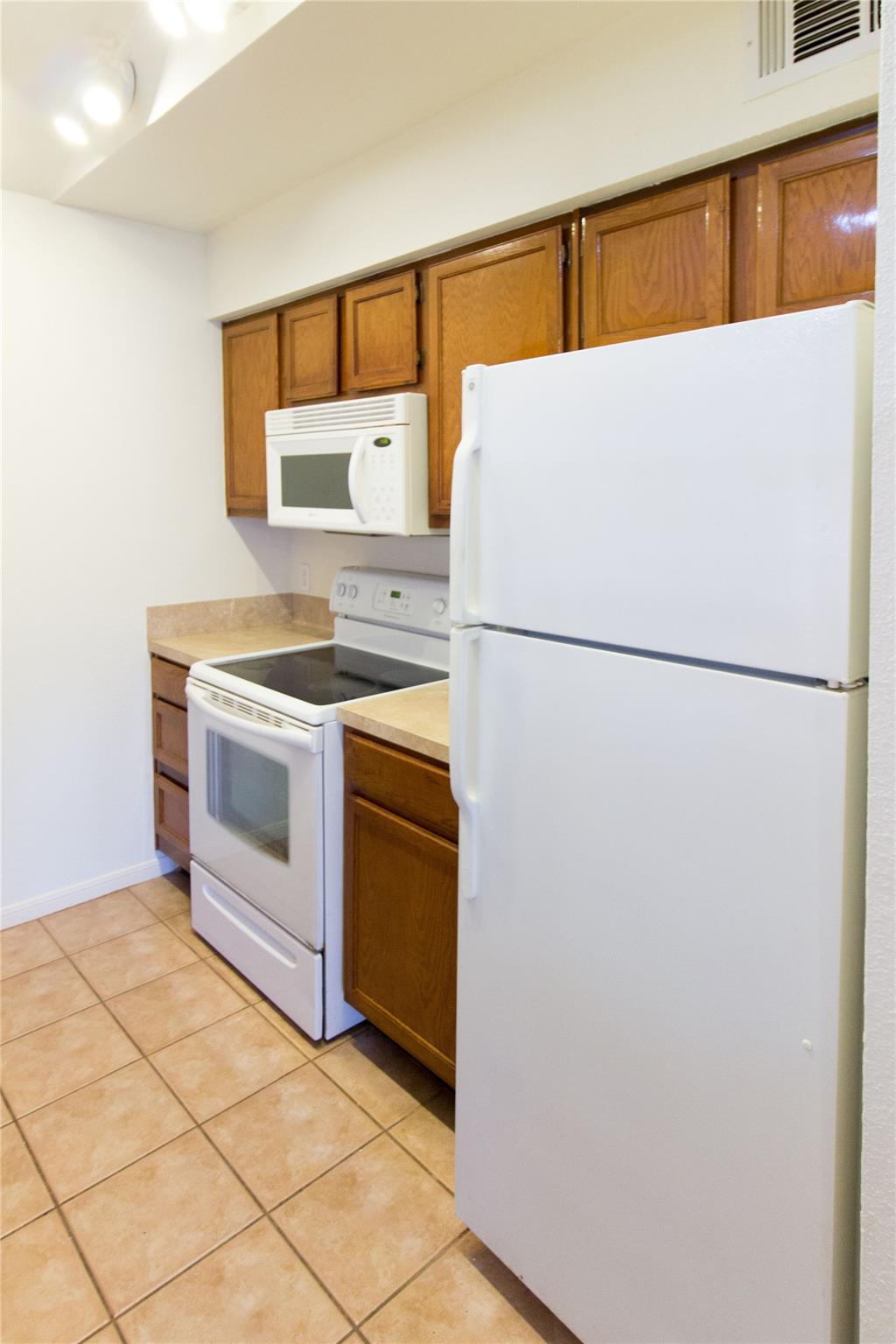 2121 El Paseo Street # 1706