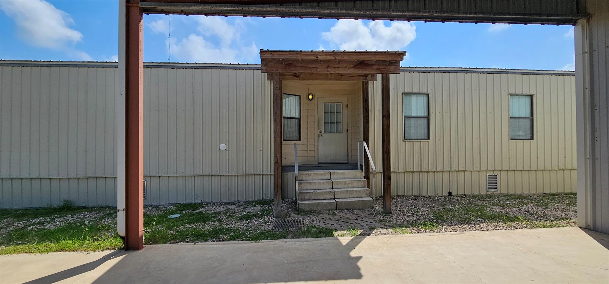 3162 W Monroe