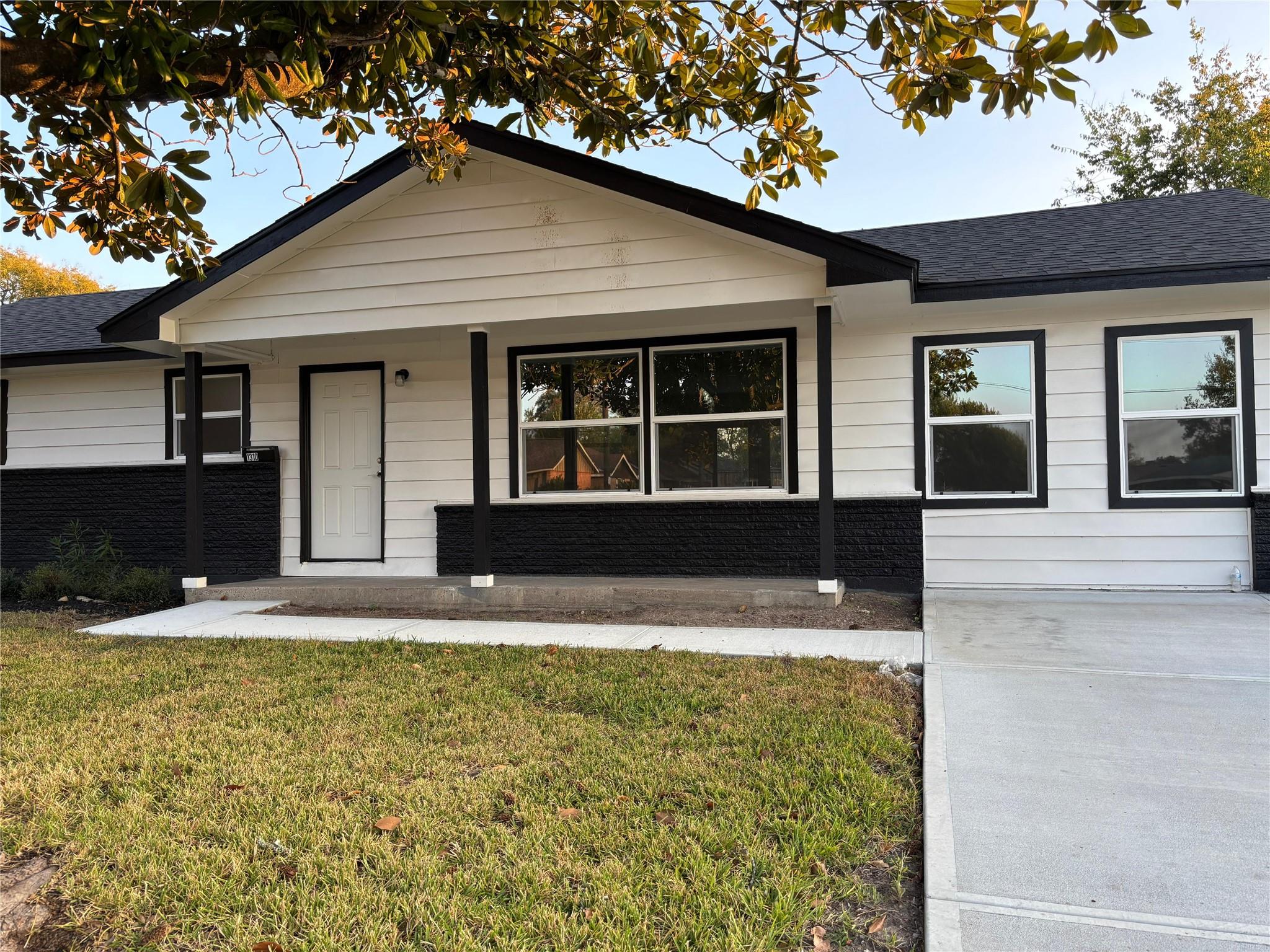 1310 Canterview Drive