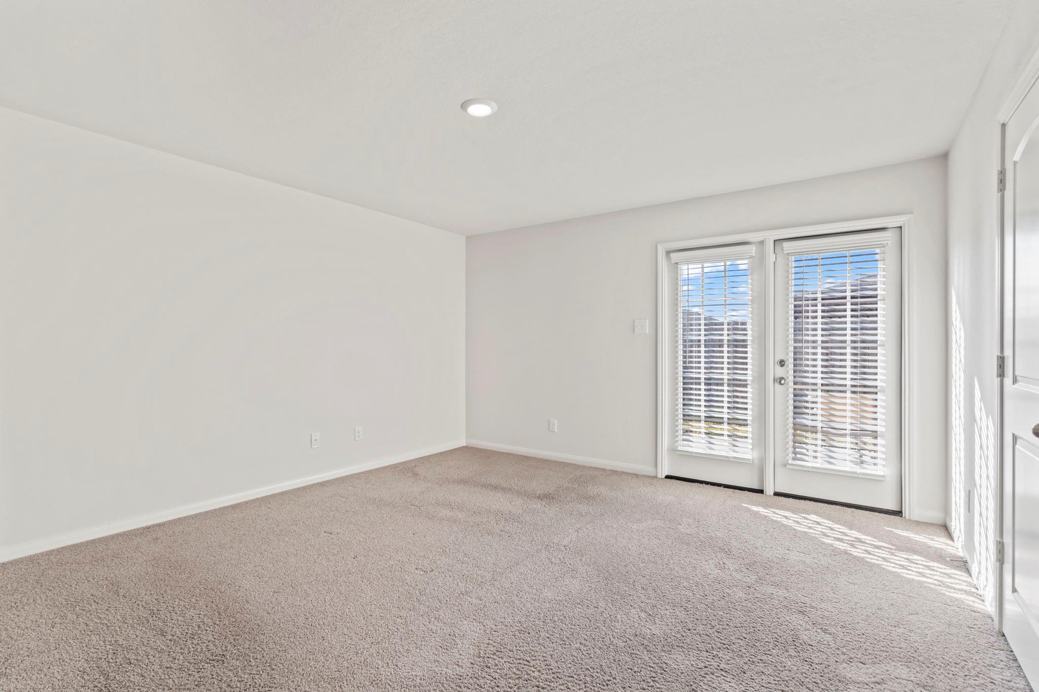 15231 Central Lakes Drive