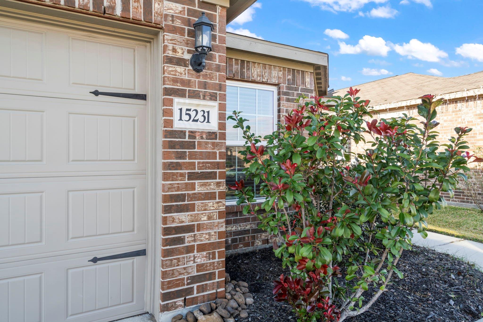 15231 Central Lakes Drive