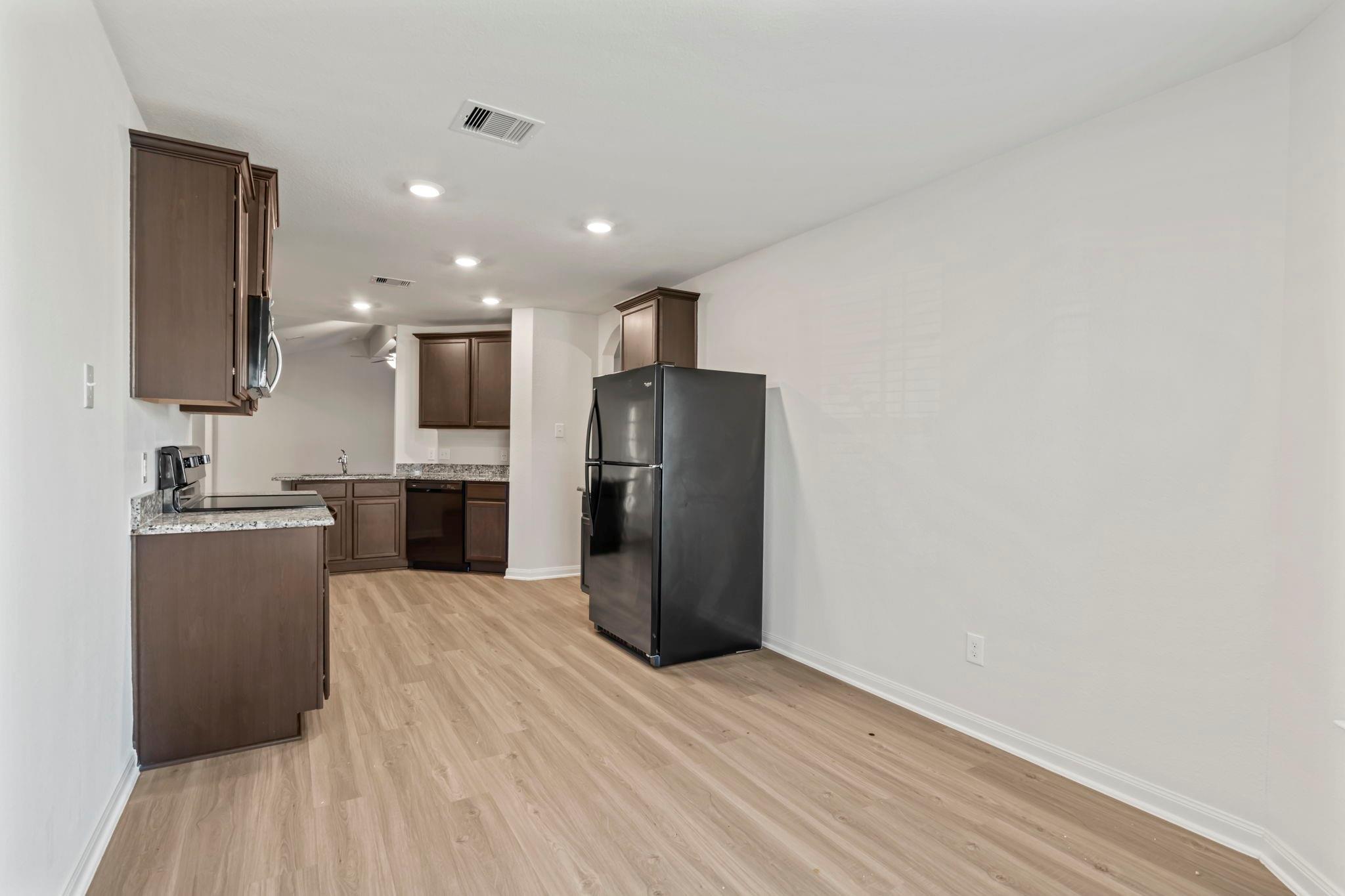 15231 Central Lakes Drive