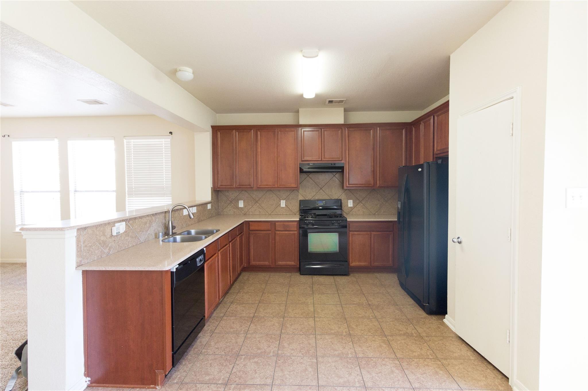 8011 Singing Sonnet Ln Lane, Houston