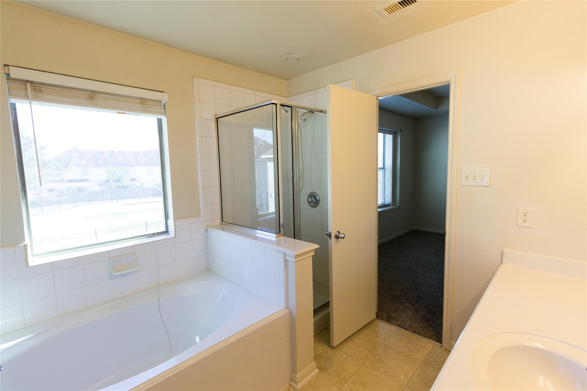 8011 Singing Sonnet Ln Lane, Houston