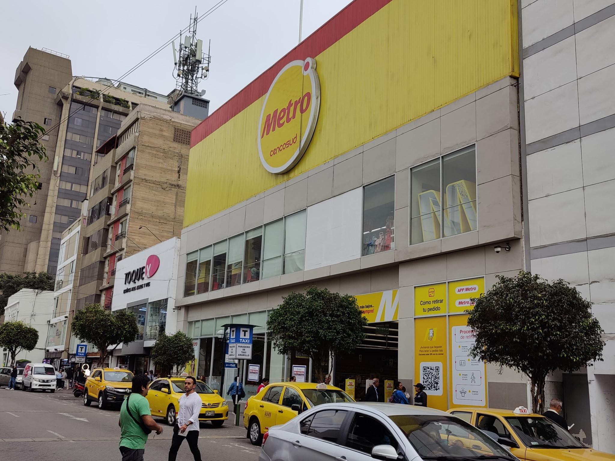678 Calle Porta