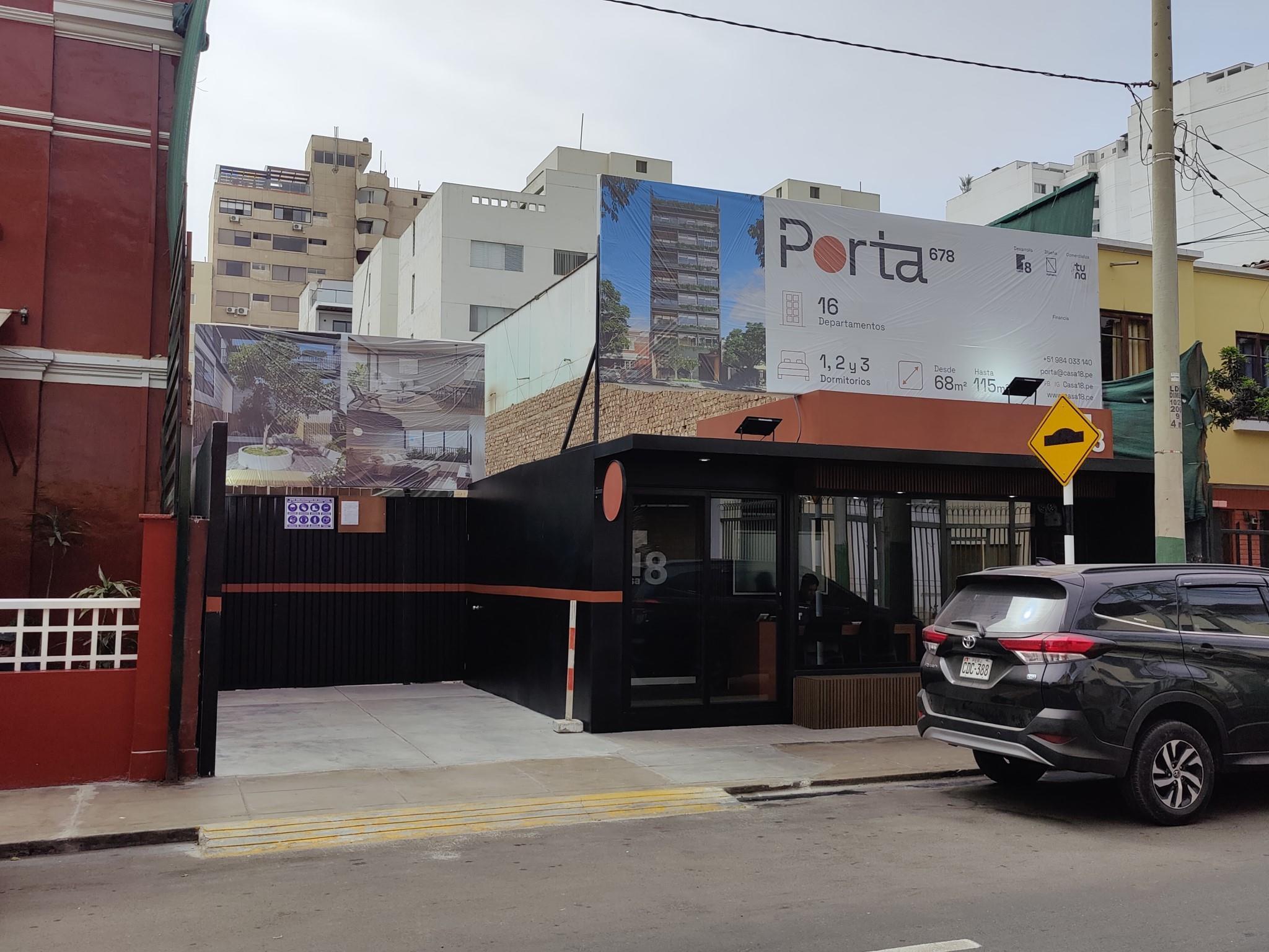678 Calle Porta