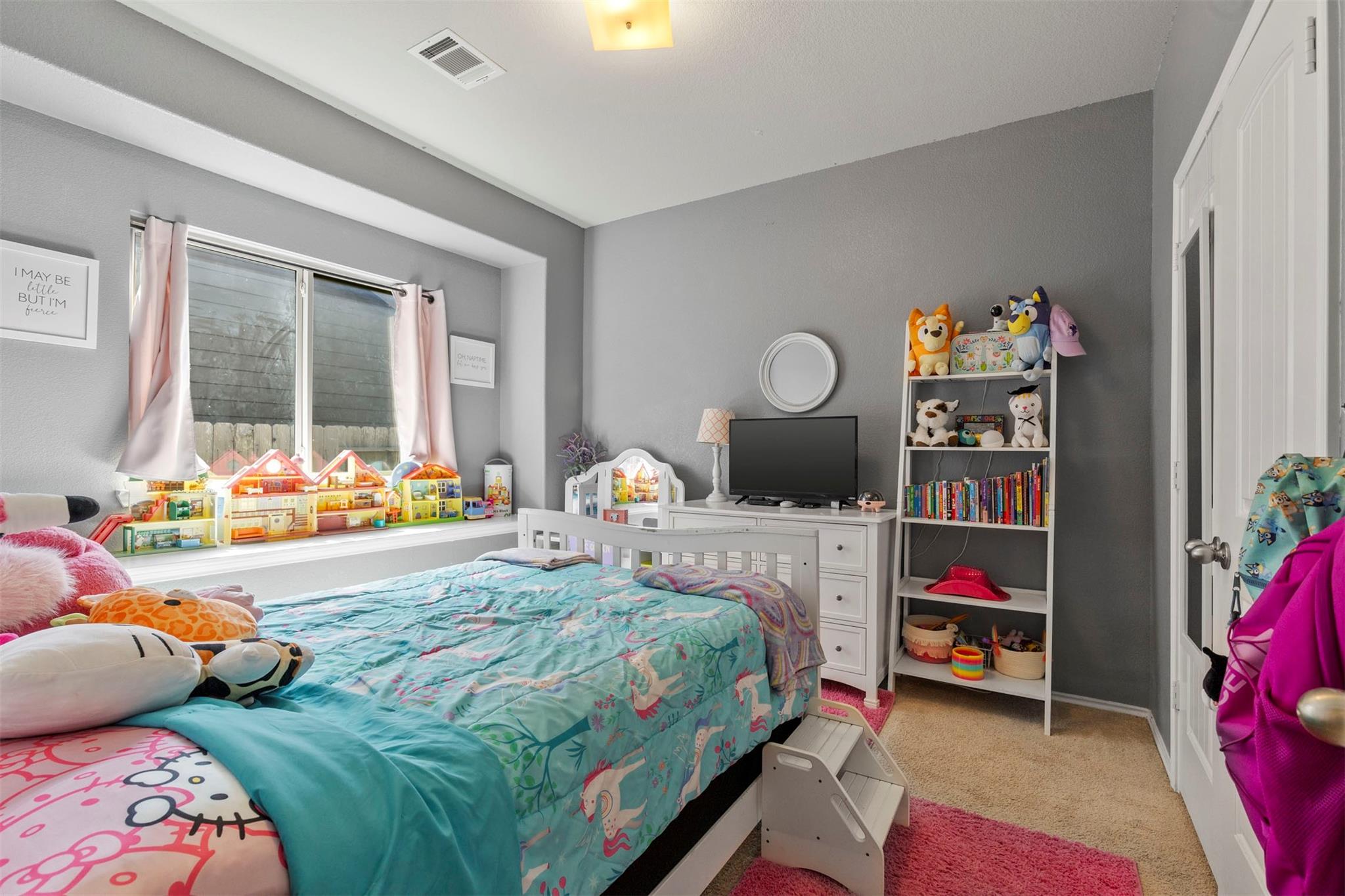 2519 Northern Great White Court