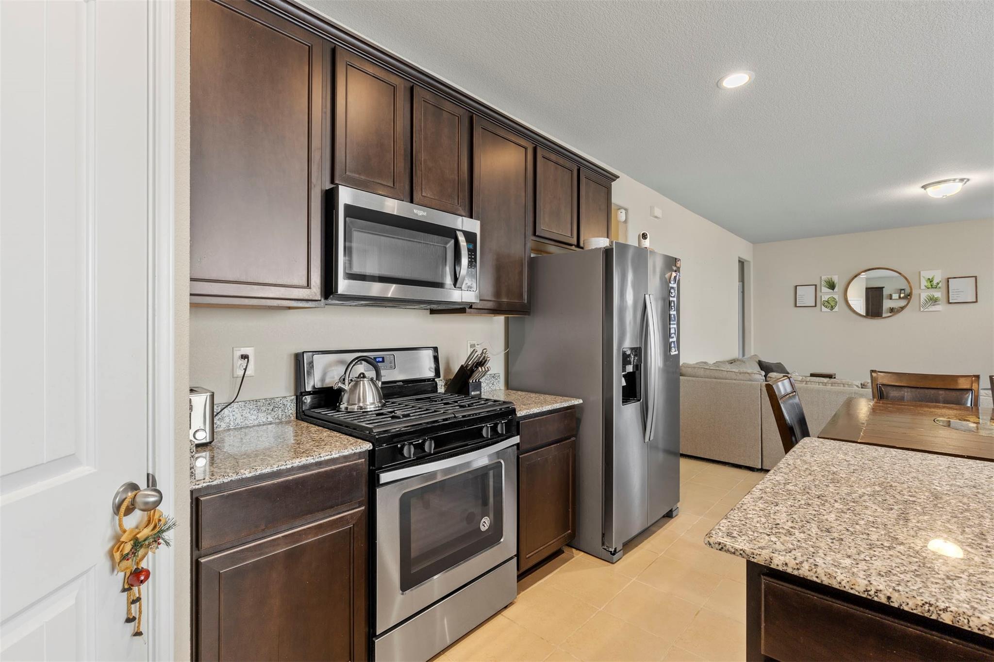 2519 Northern Great White Court