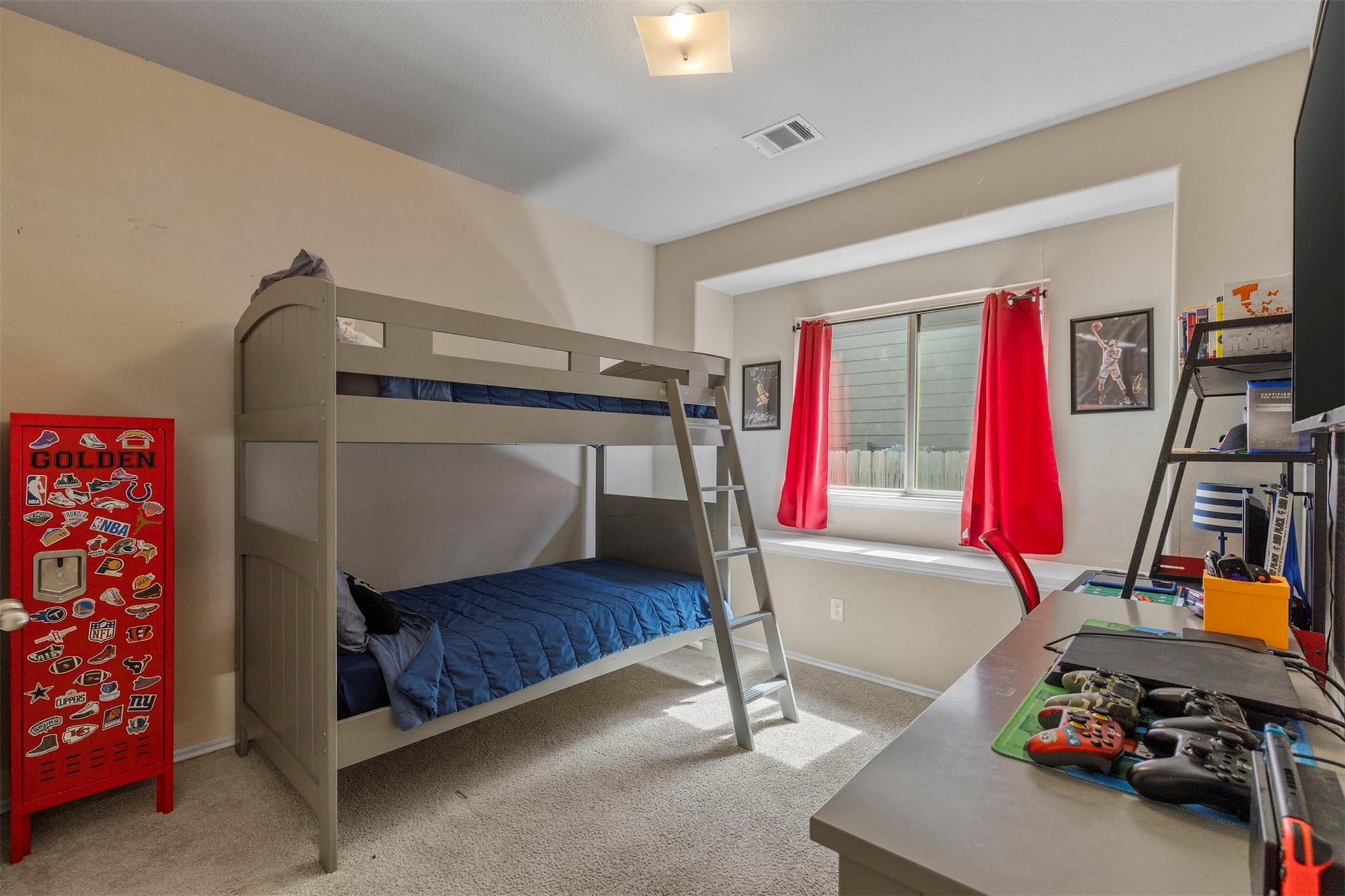 2519 Northern Great White Court