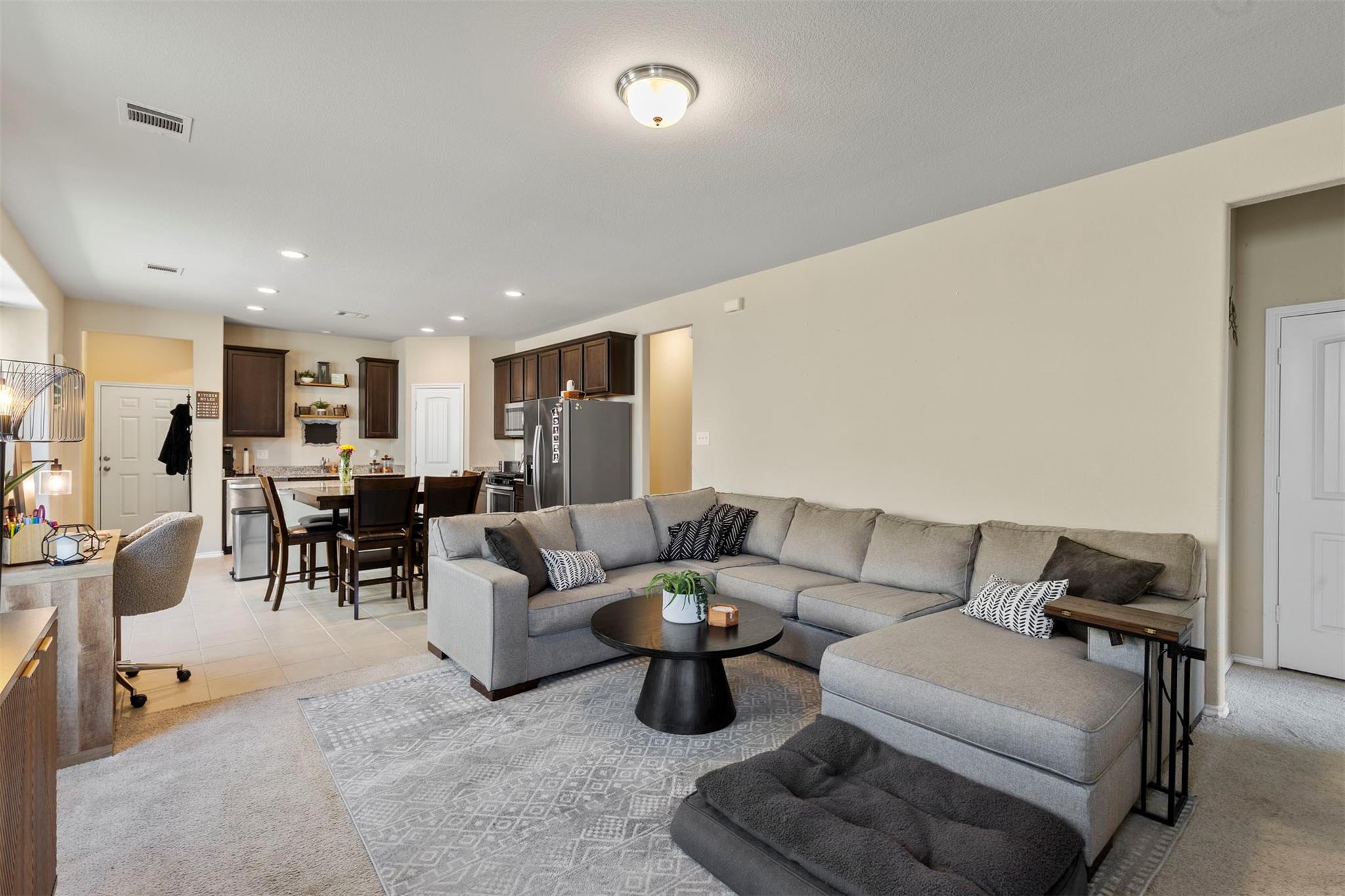 2519 Northern Great White Court