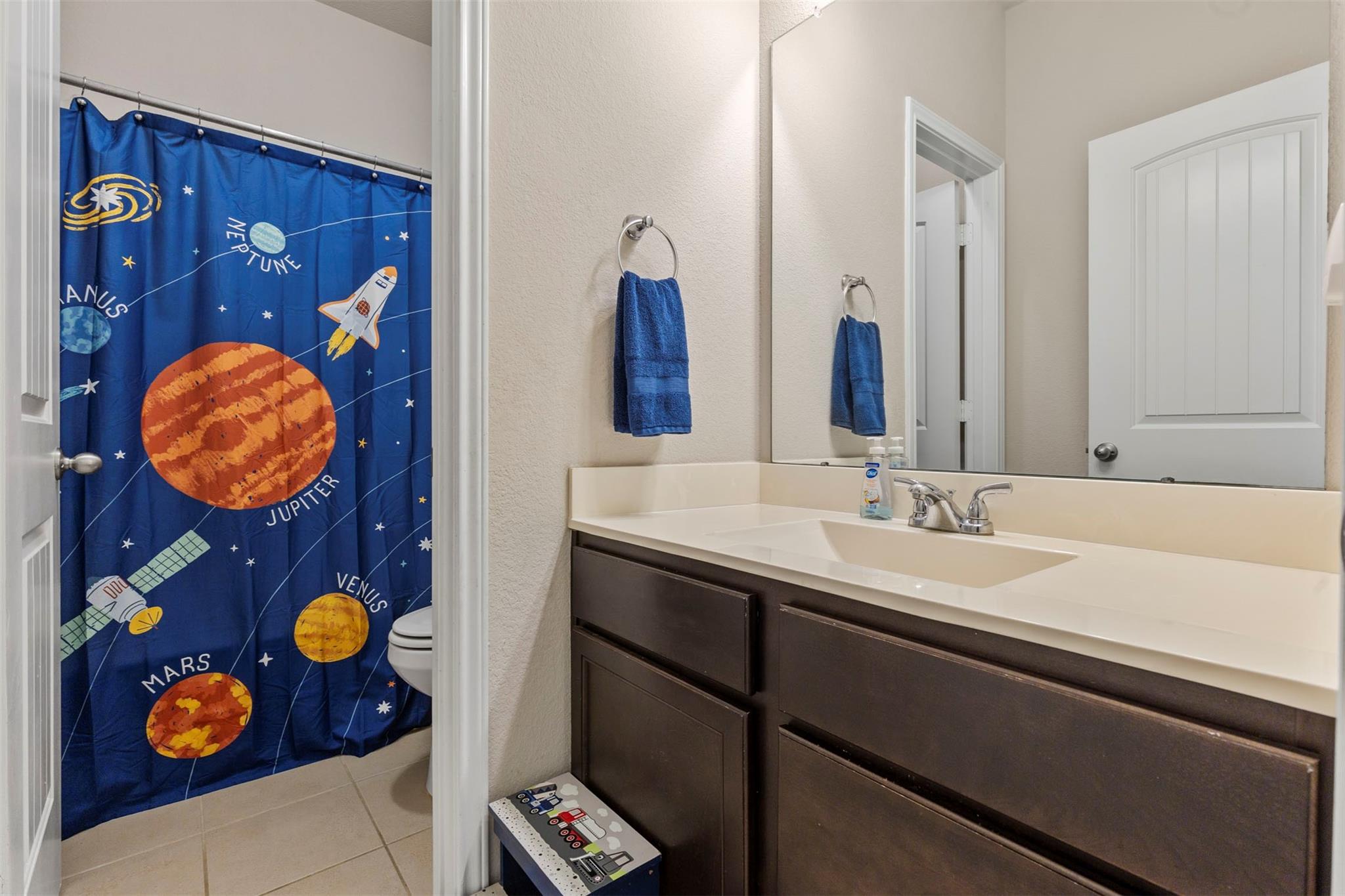 2519 Northern Great White Court