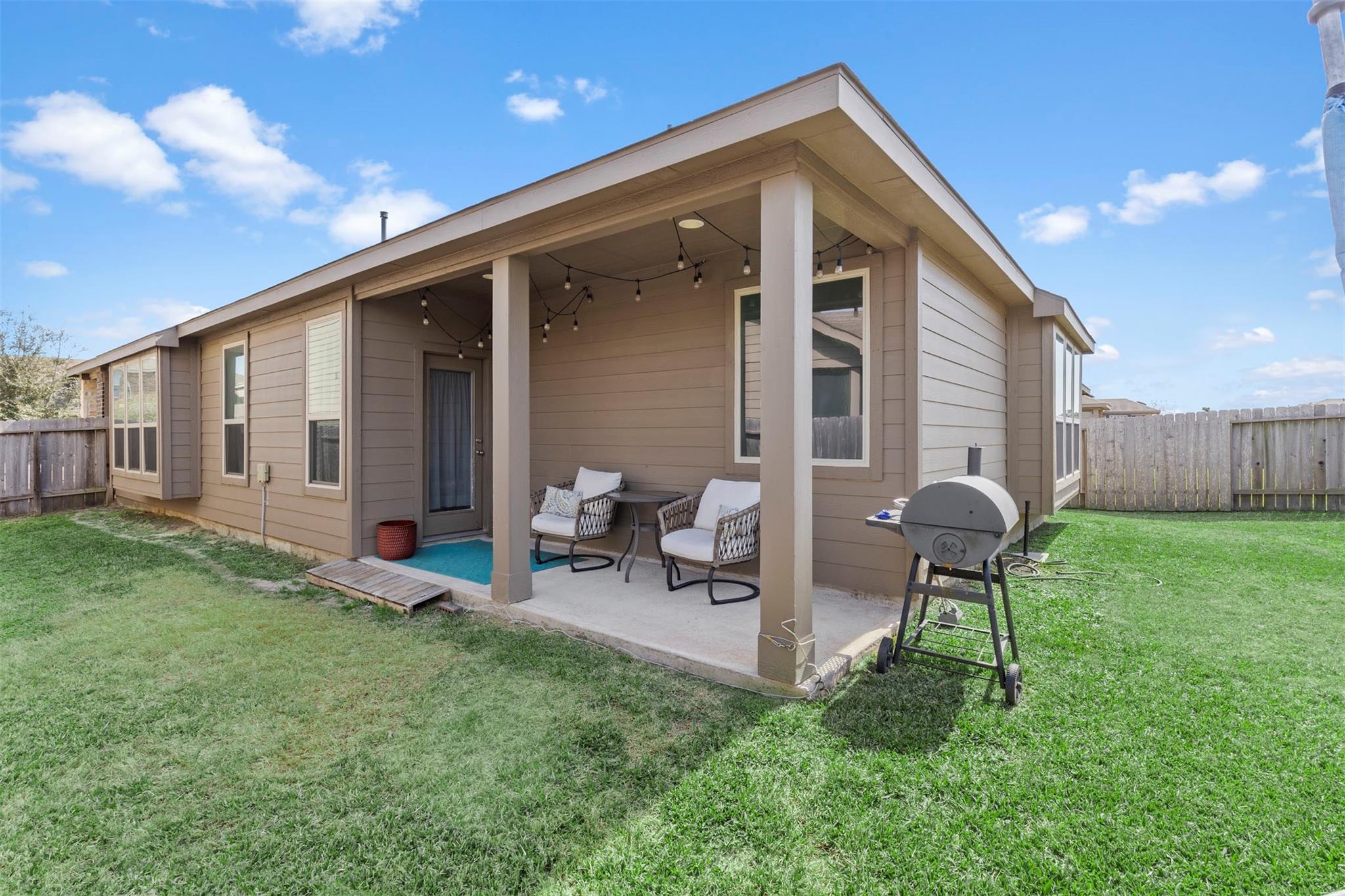 2519 Northern Great White Court