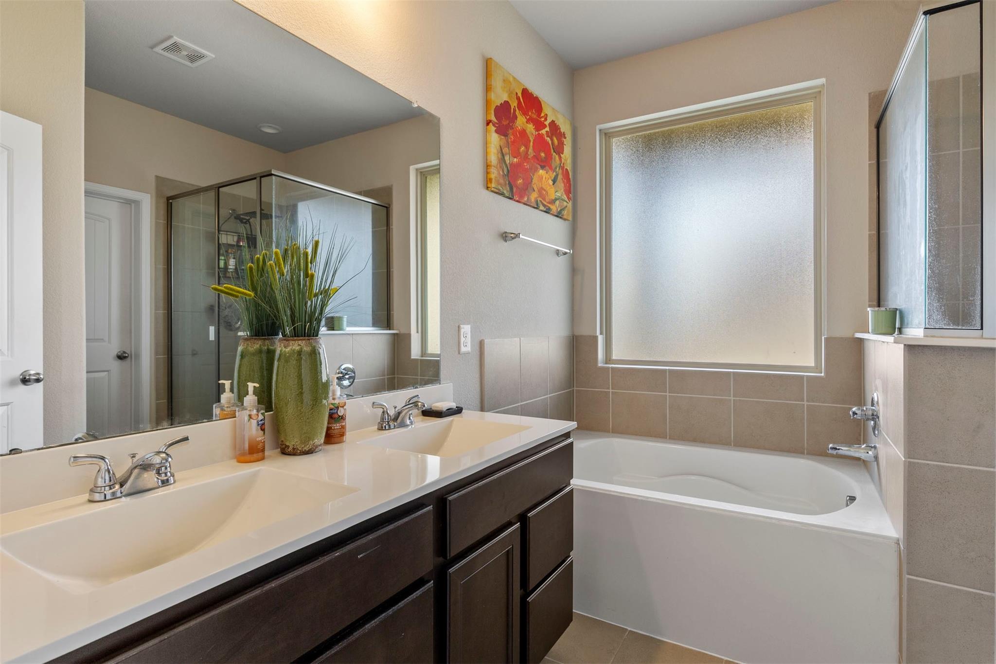 2519 Northern Great White Court