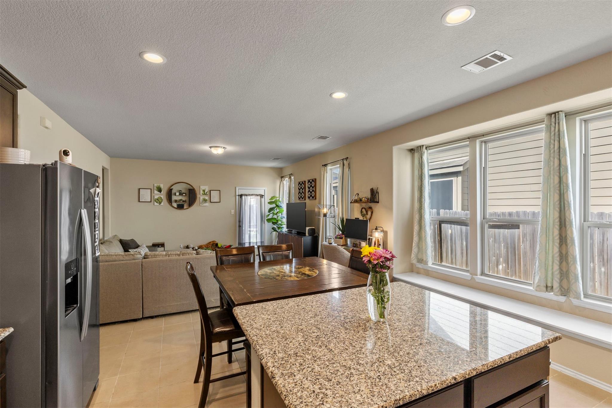 2519 Northern Great White Court