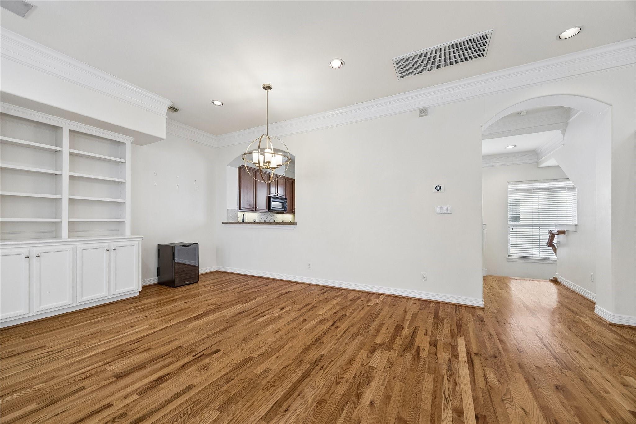 612 Leverkuhn Street