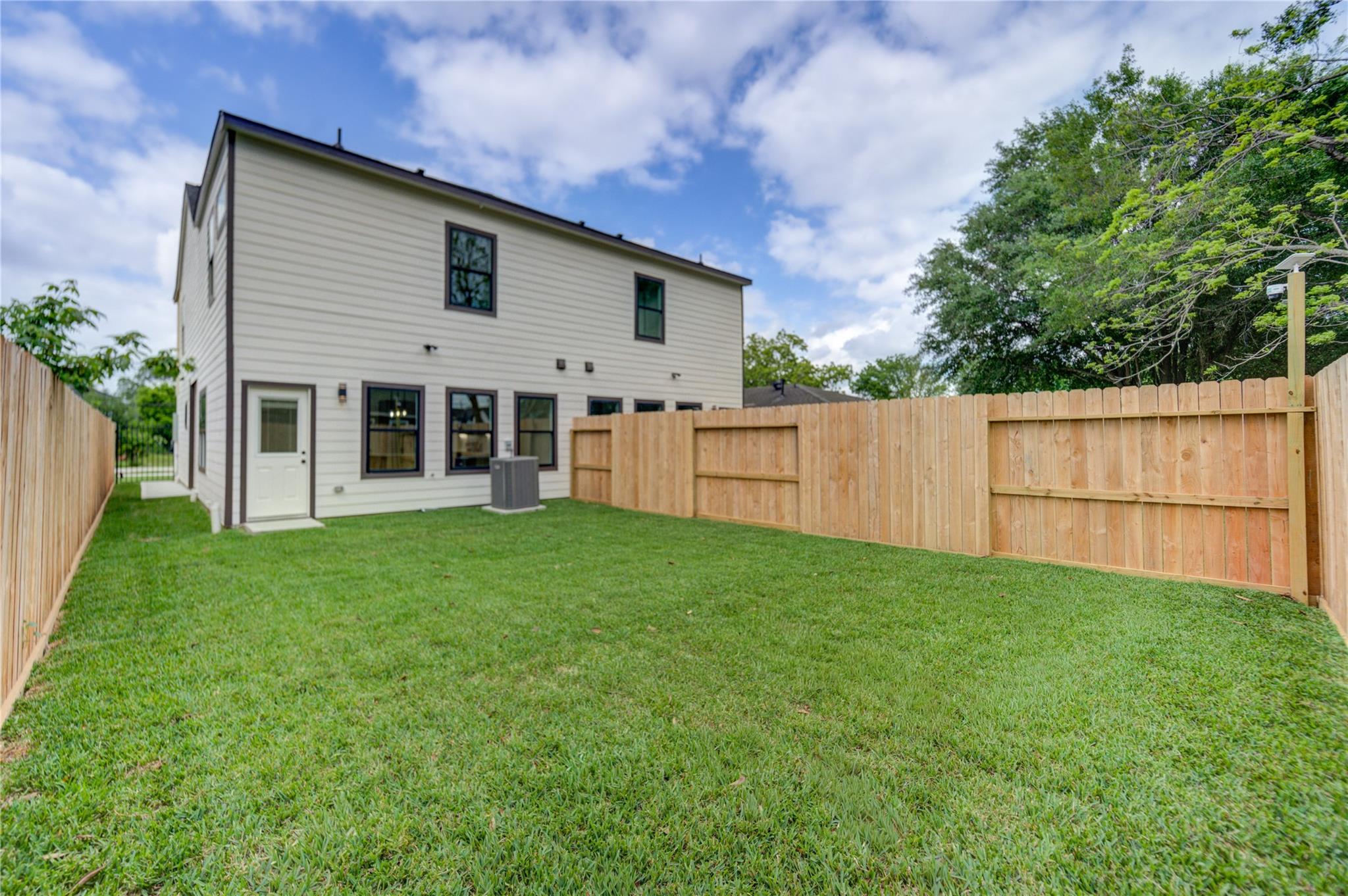 4554 Newberry Street Unit: A/B